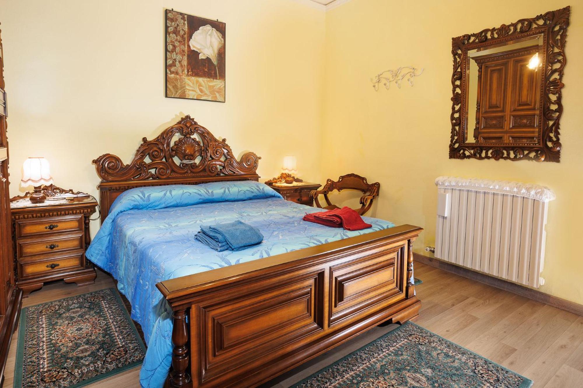 Two-Bedroom House - Photo 4