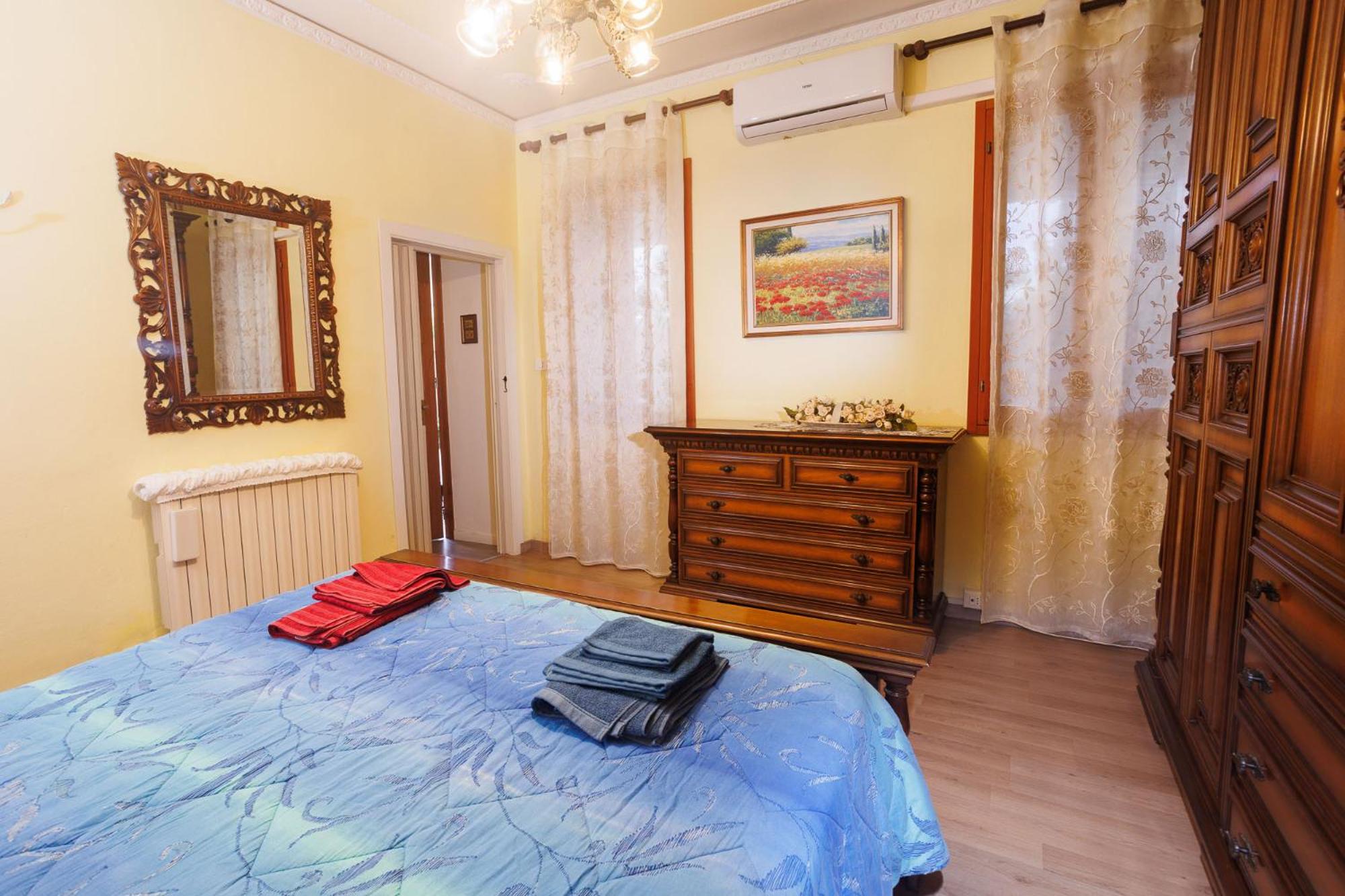 Two-Bedroom House - Photo 3