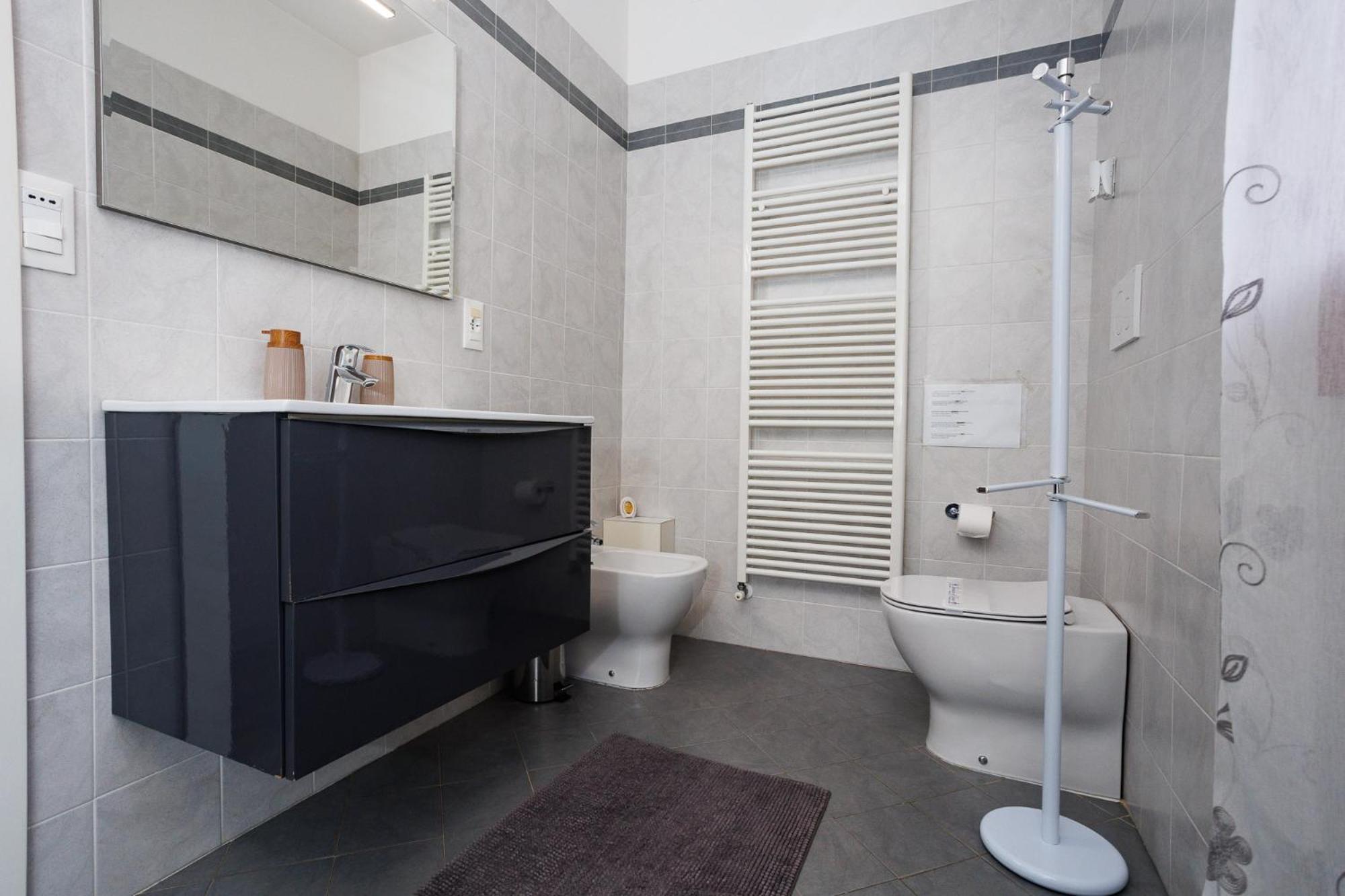 Two-Bedroom House - Photo 43