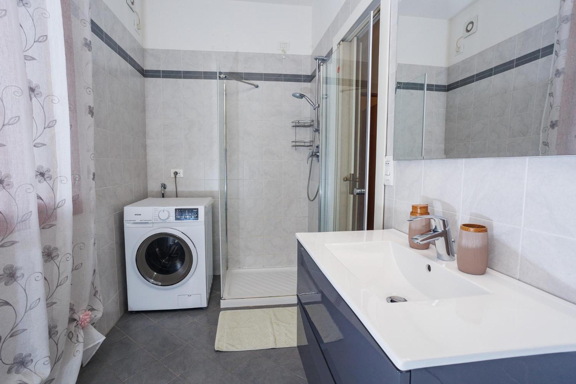 Two-Bedroom House - Photo 40