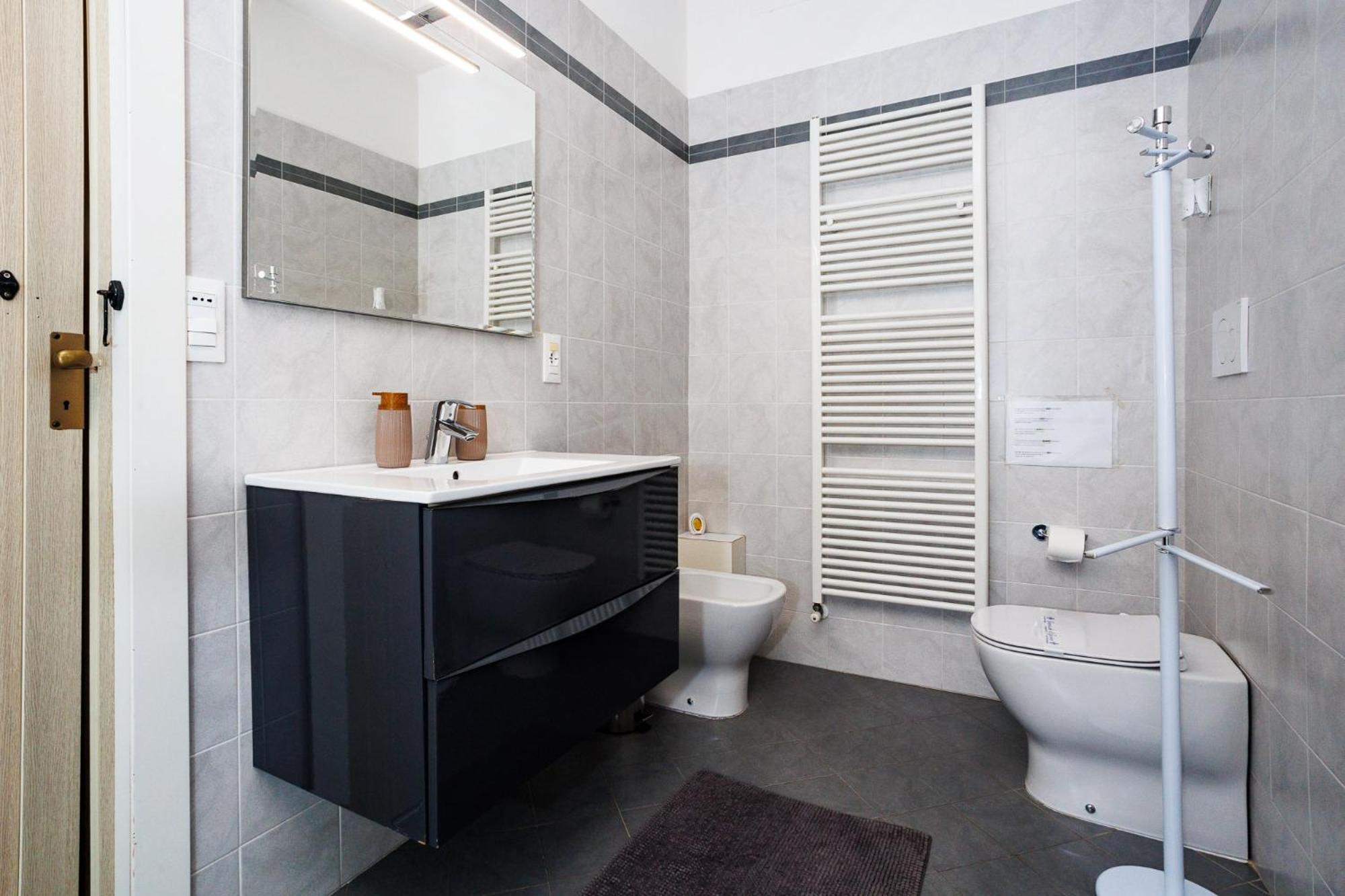 Two-Bedroom House - Photo 37