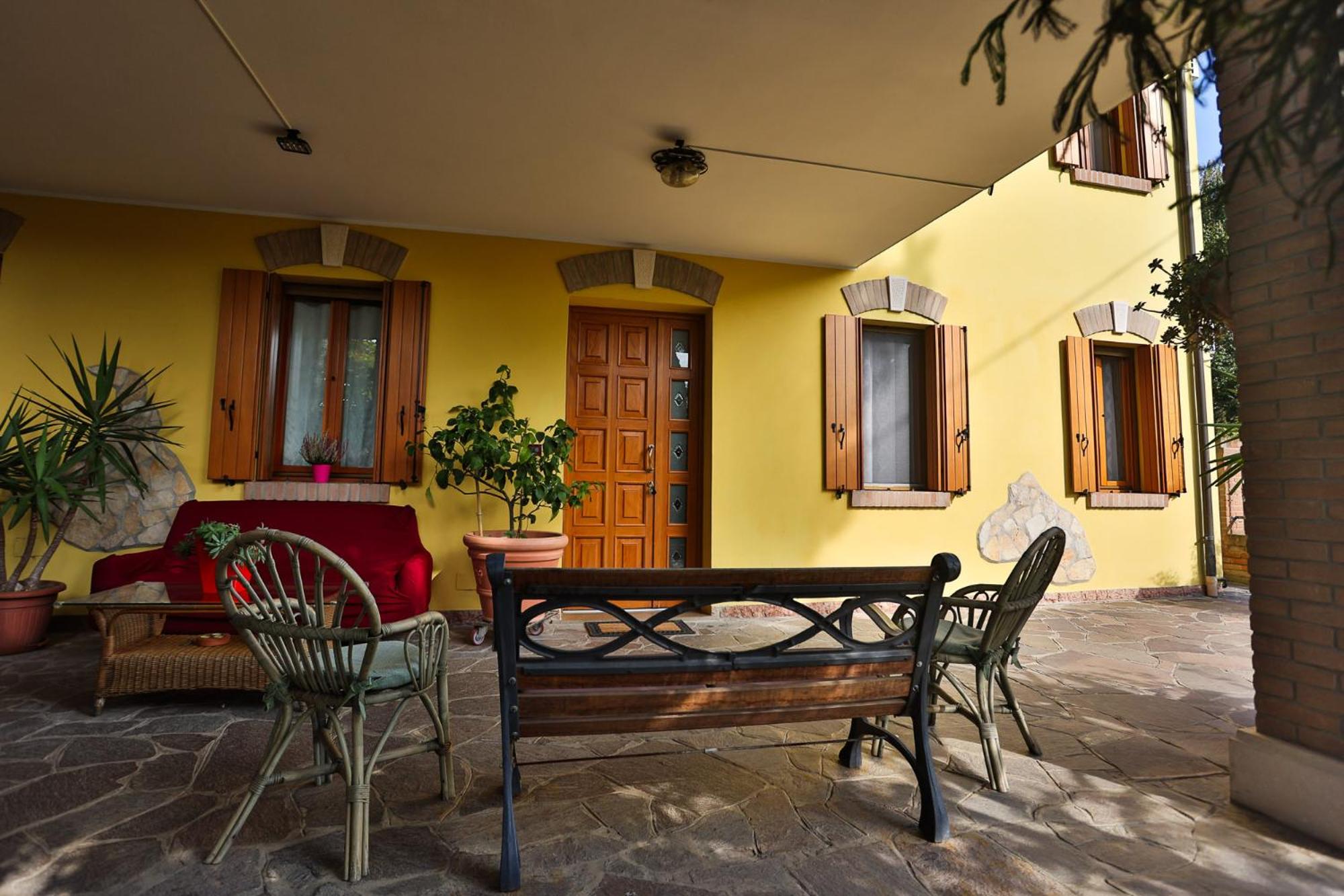 Two-Bedroom House - Photo 20