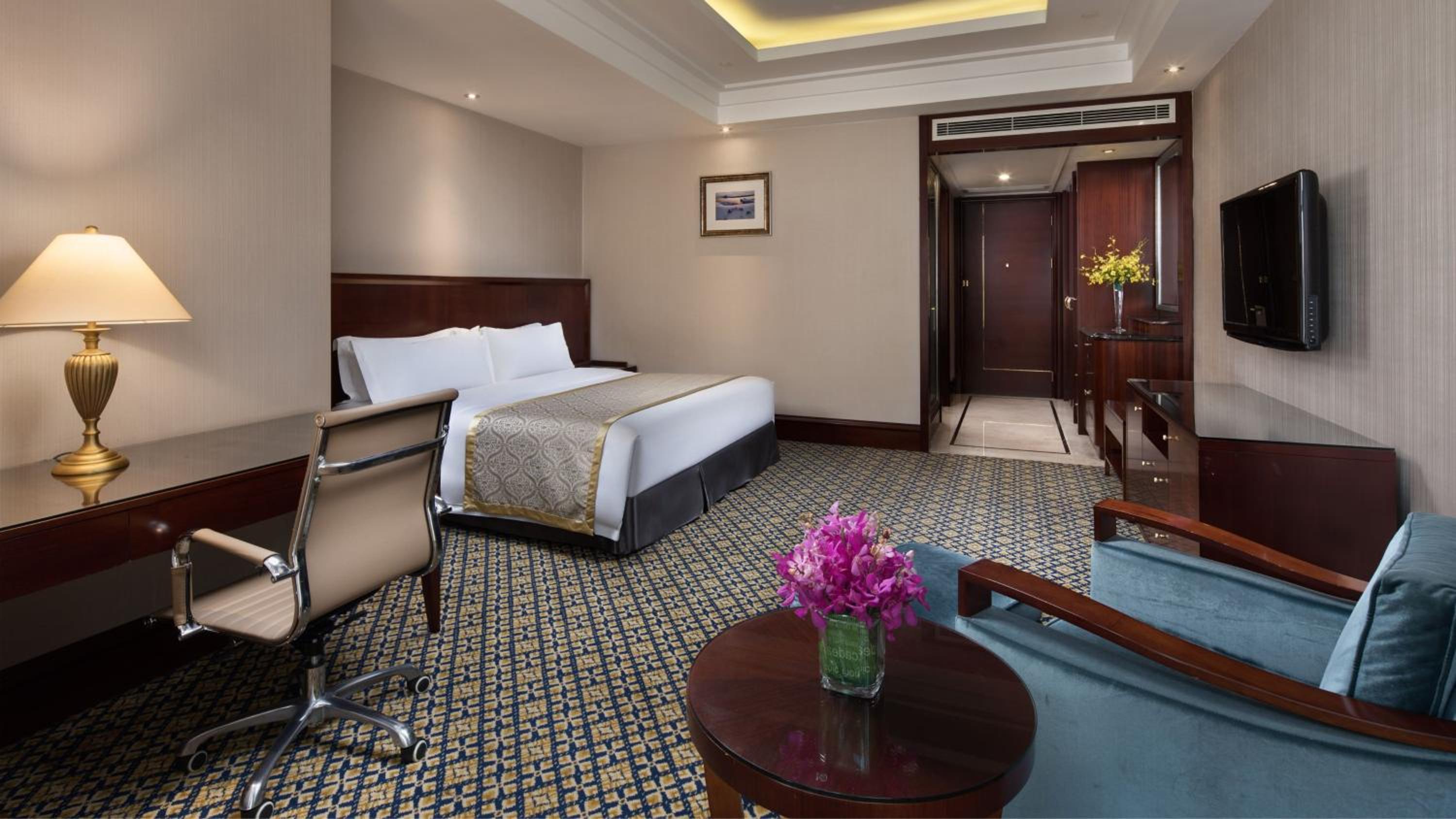 Standard King Room - Photo 3