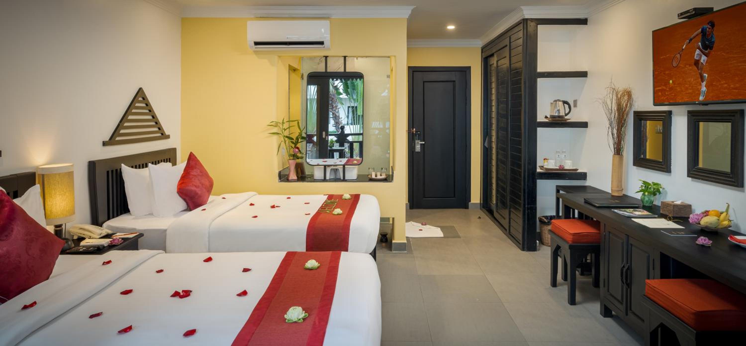 Apsara Twin Room with Pool View  photo 3