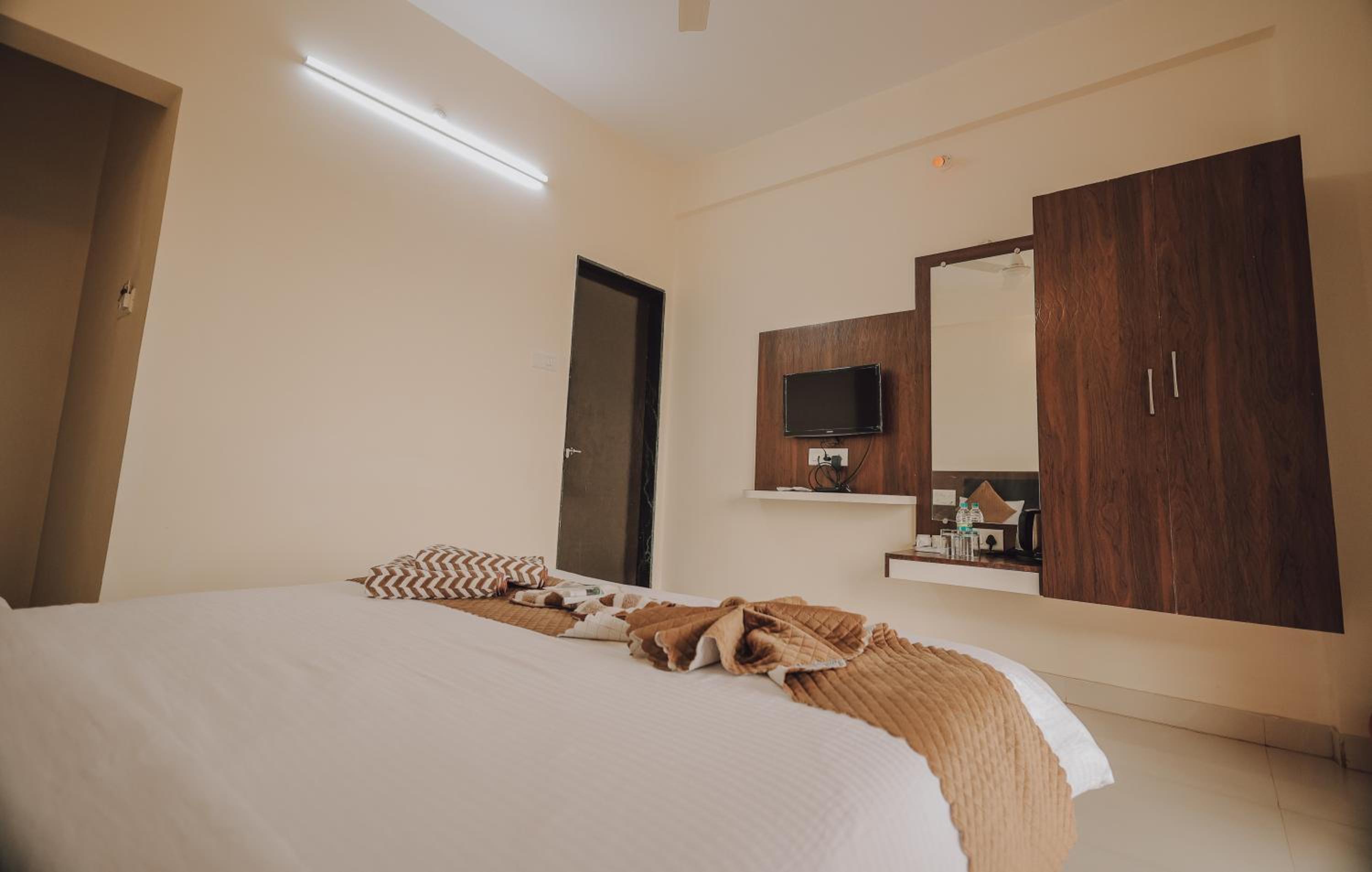 Super Deluxe Room with Balcony photo 3