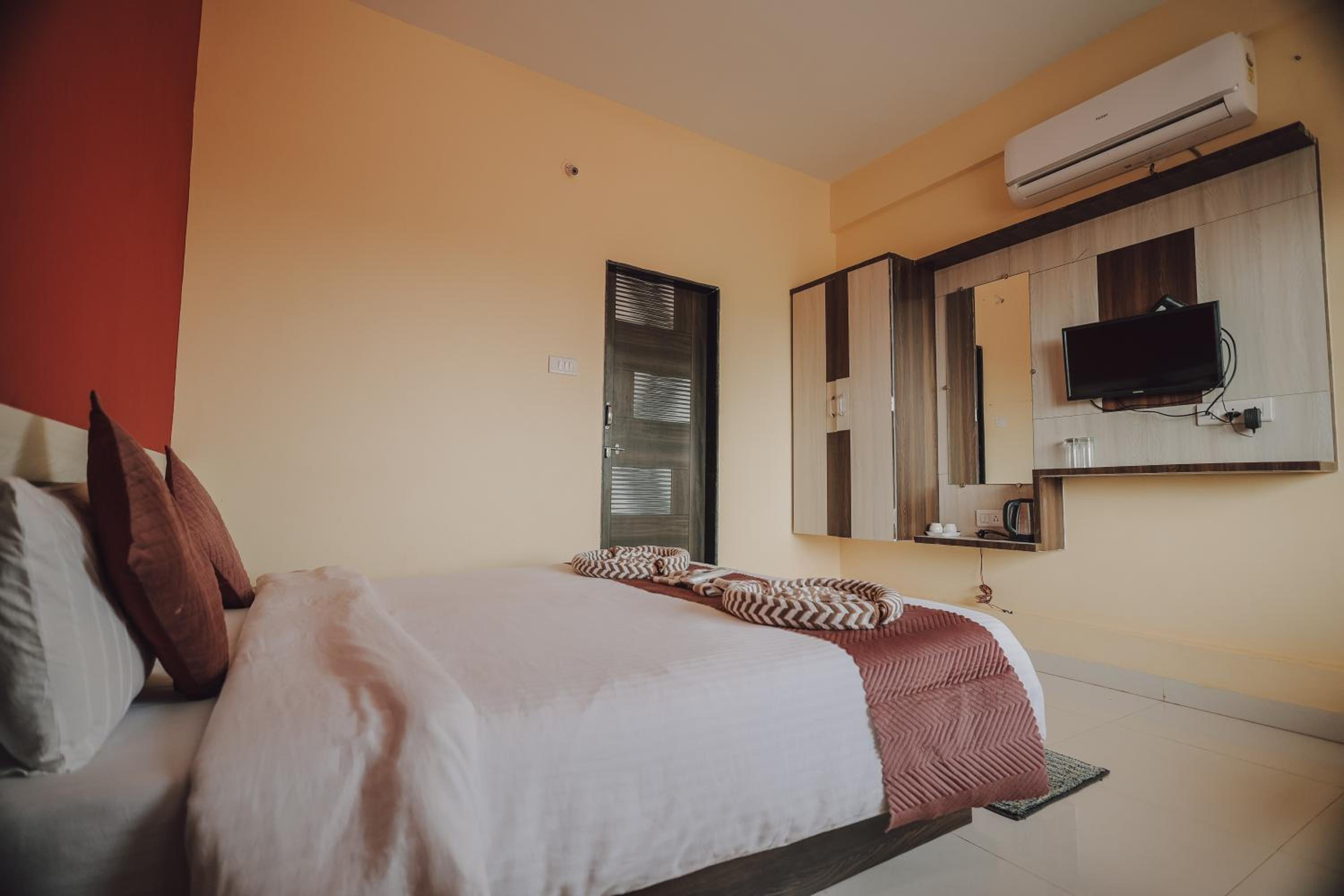 Deluxe Room without Balcony photo 1
