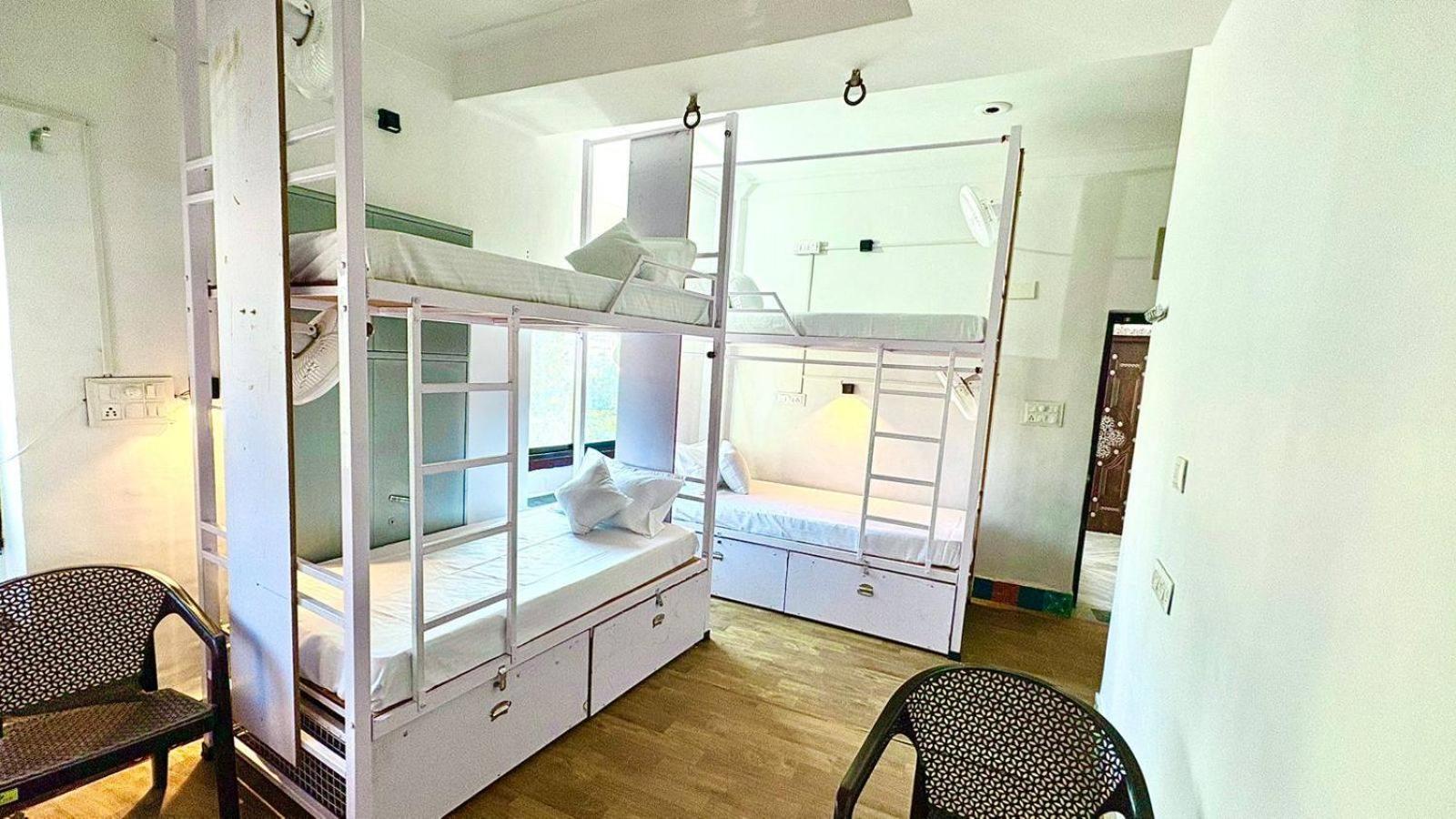 Bed in 6-Bed Mixed Dormitory Room photo 2