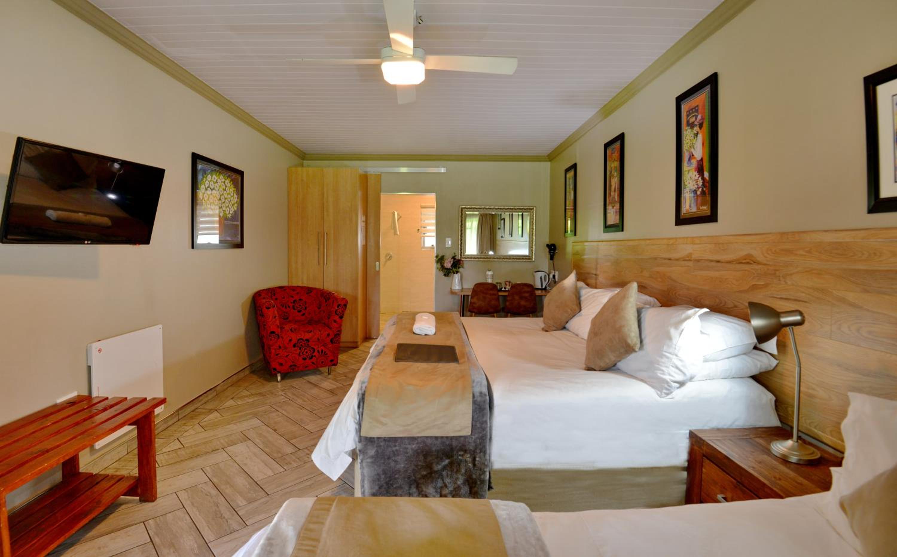 Family Room - Photo 11