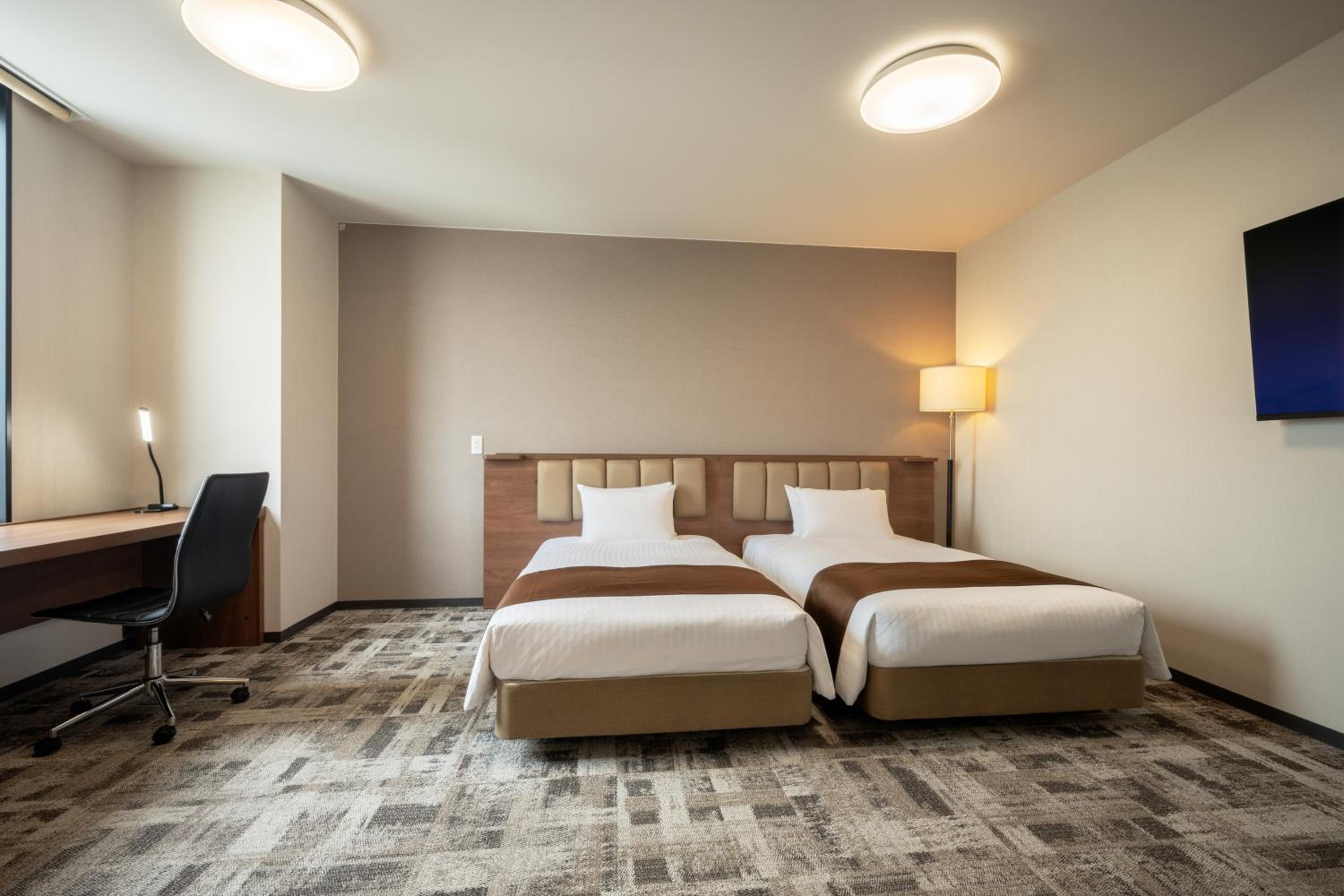 Twin Room - Disability Access - Photo 5