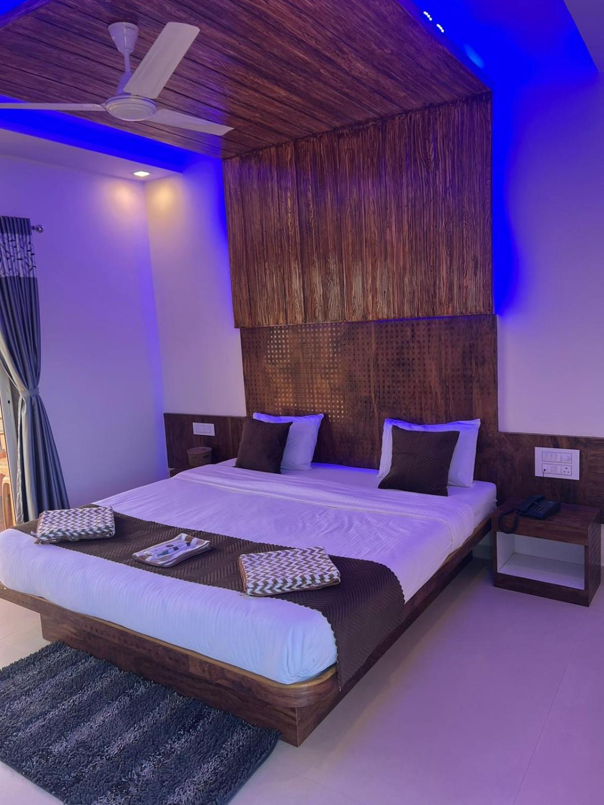 Premium Room with Private Balcony photo 1