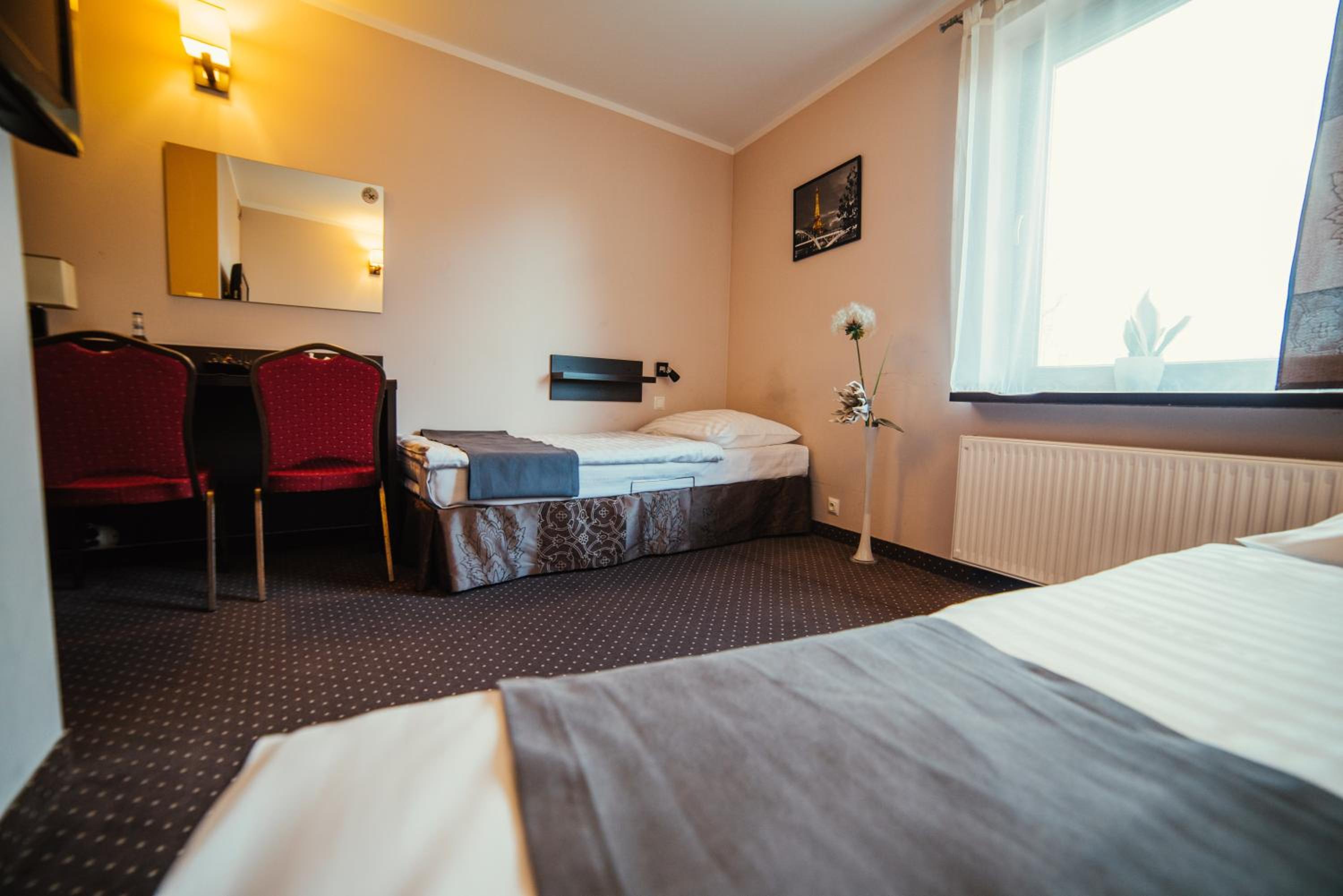 Twin Room - Photo 13