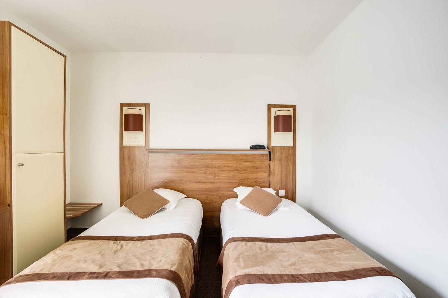 Twin Room - Photo 3