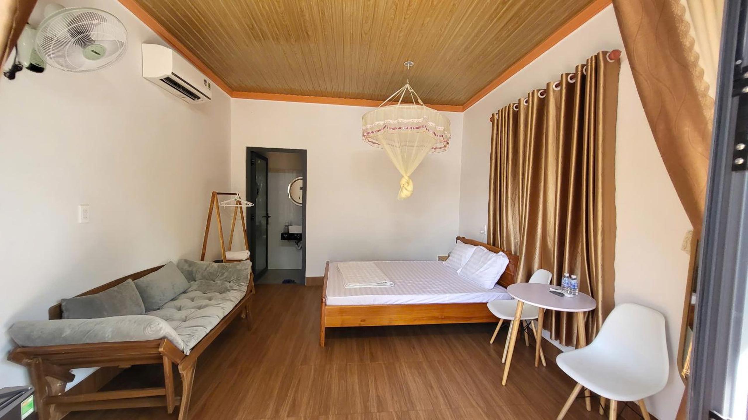Deluxe Bungalow photo 3