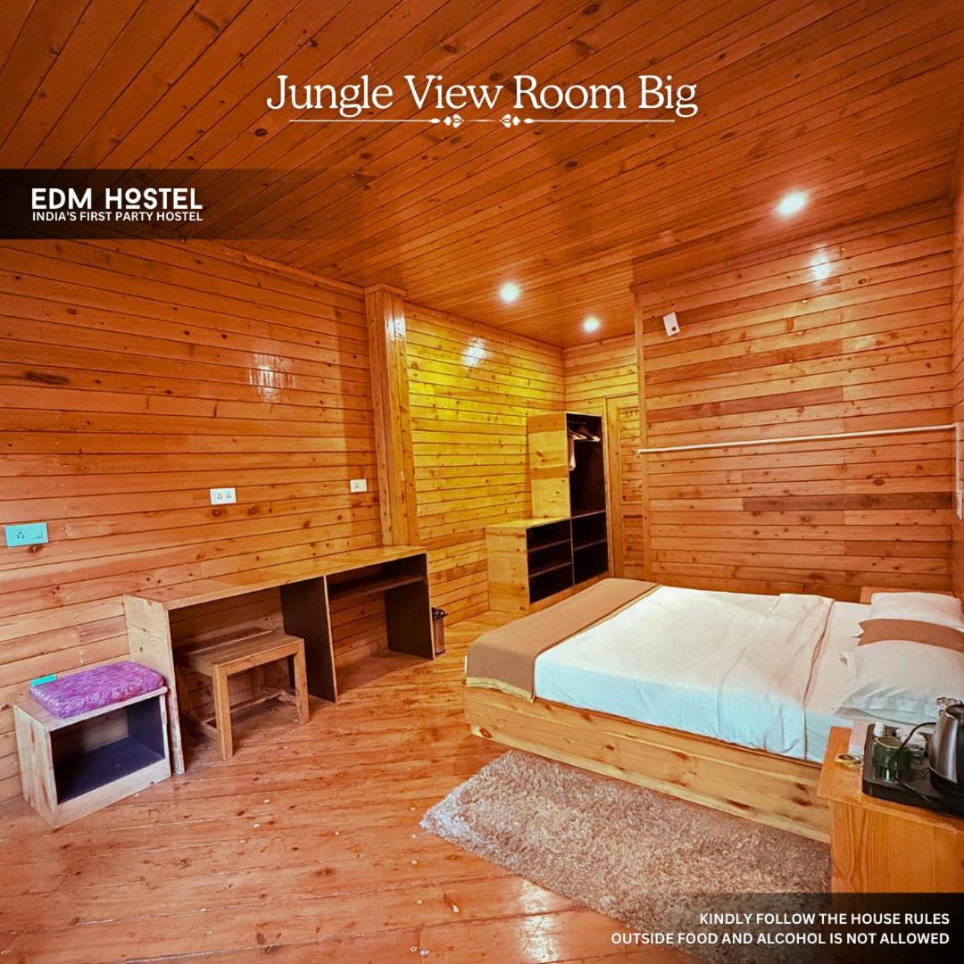 Deluxe Double Room photo 2