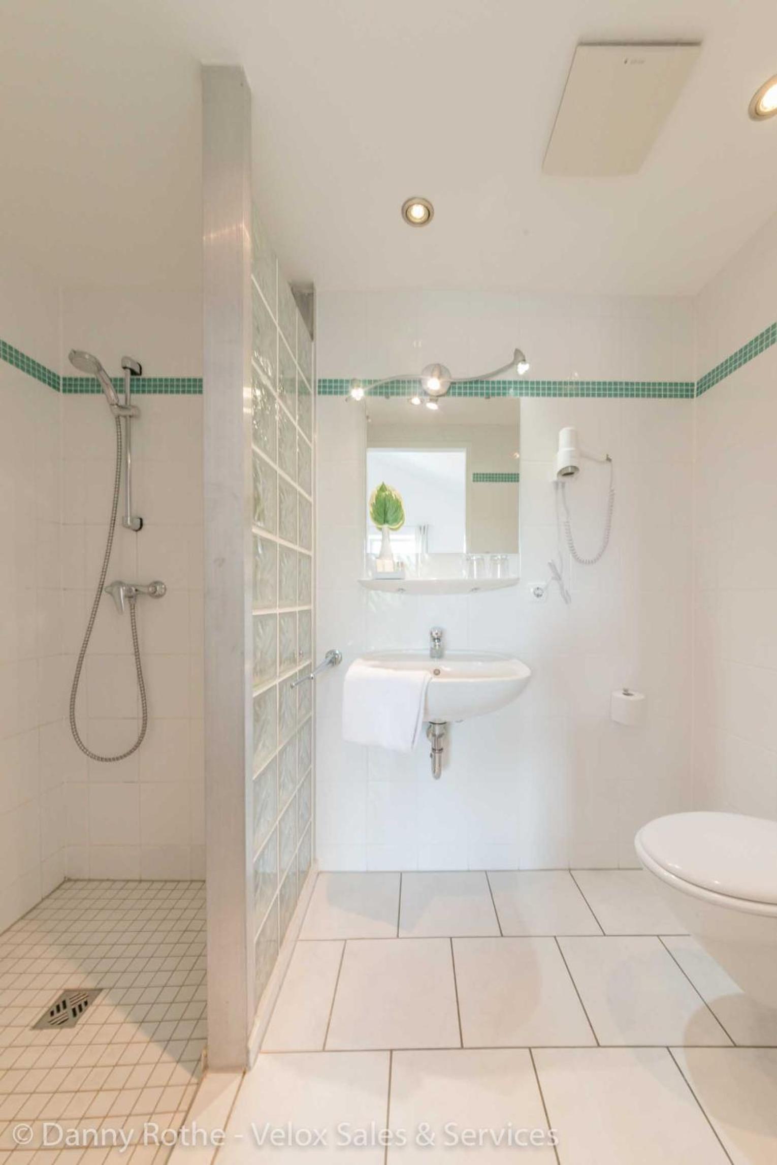 Double Room with Private Bathroom photo 3