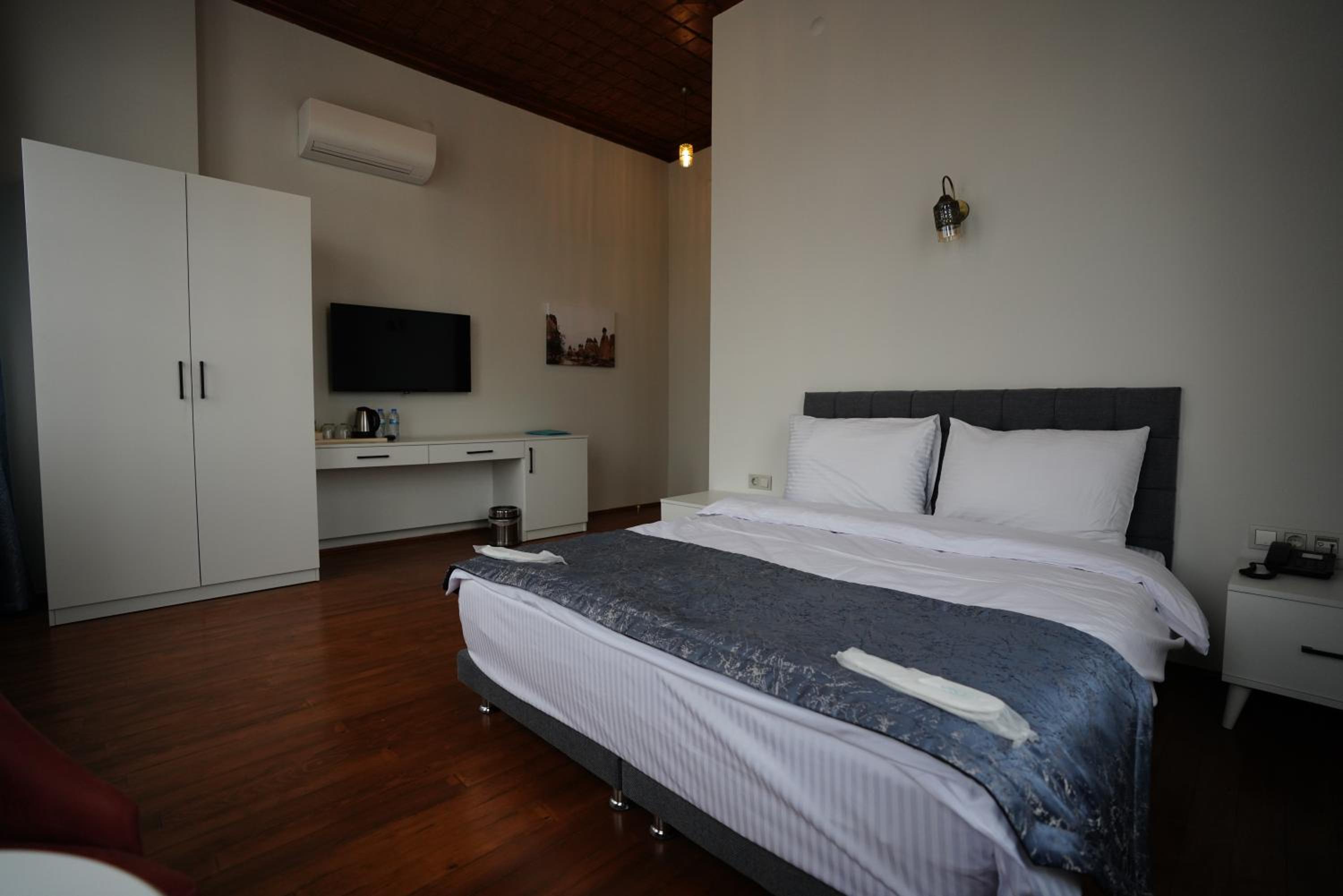 Double Room - Photo 1