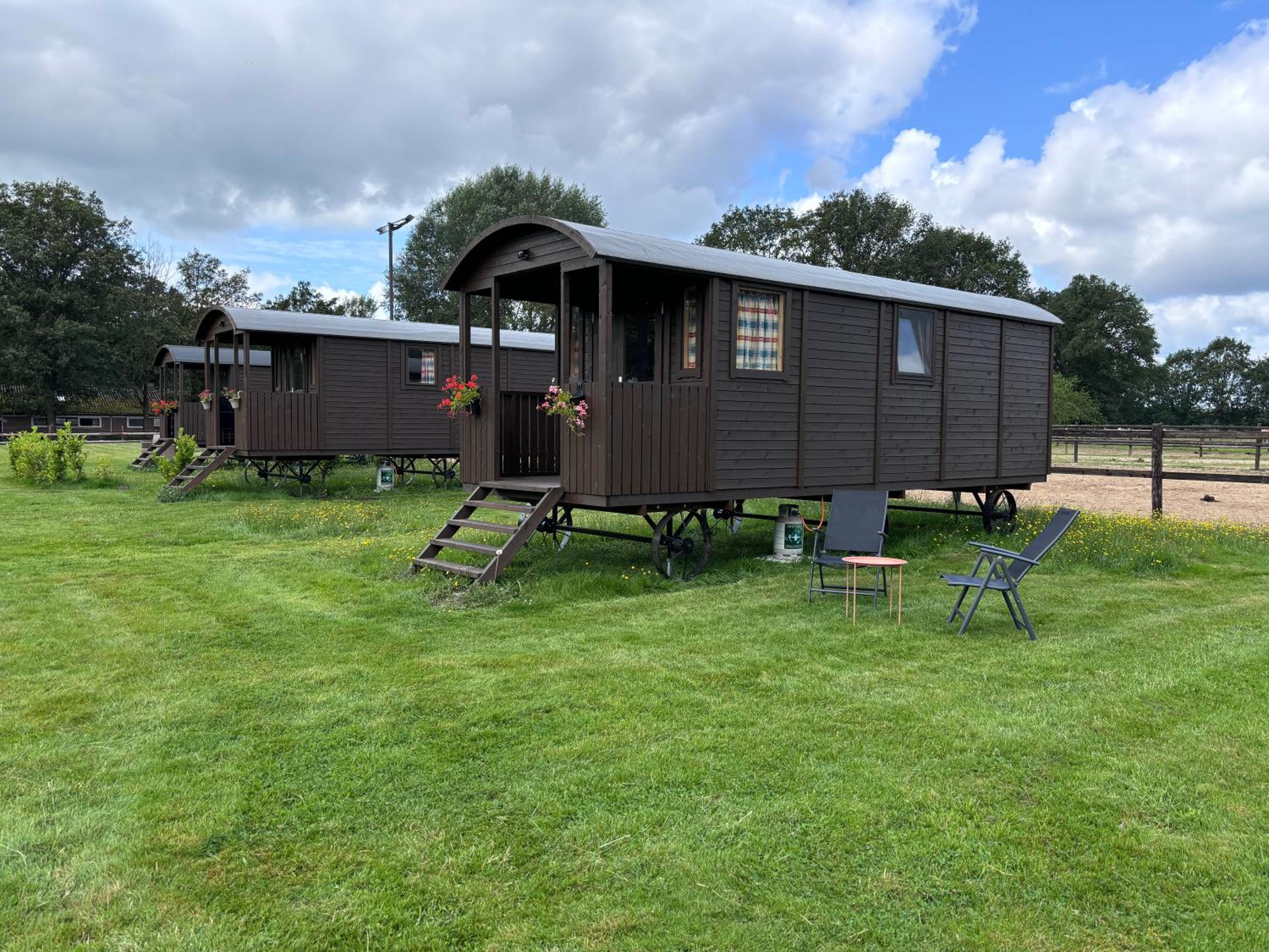 Mobile Home - Photo 5