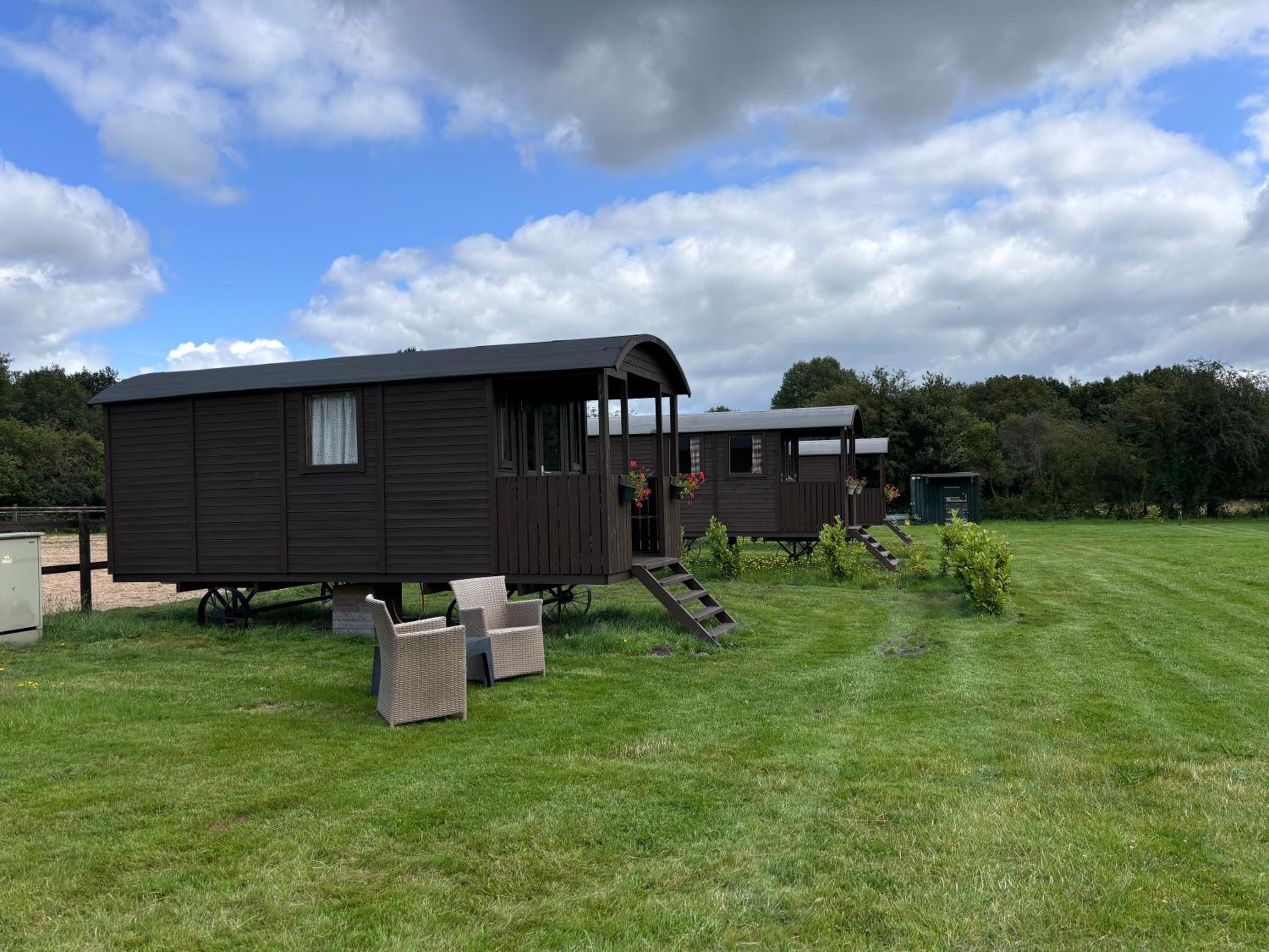 Mobile Home - Photo 12