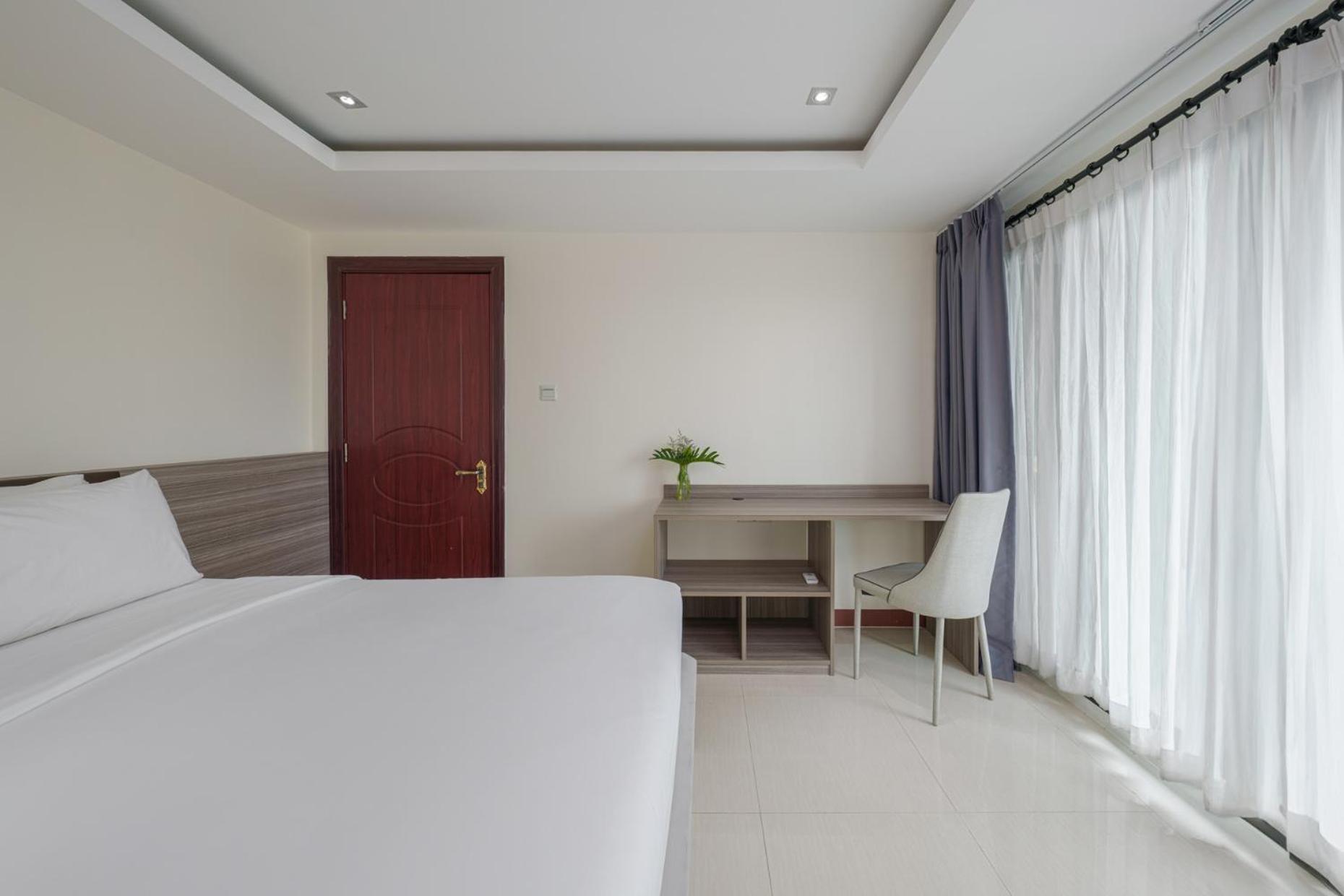 Two-Bedroom Family Room with Two Double Beds - Non-Smoking - Photo 1