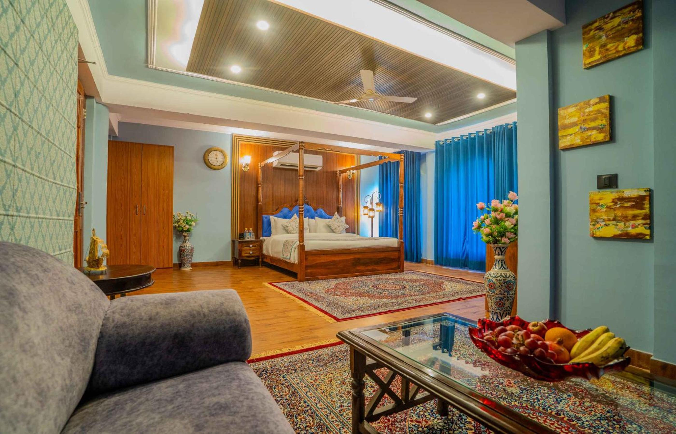 Queen Suite