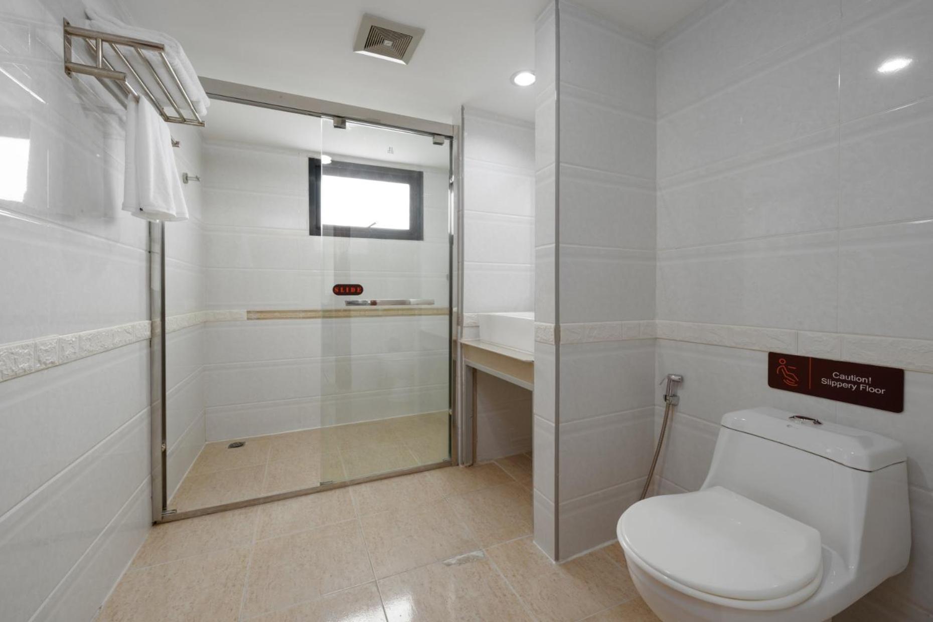 Junior Suite with Two Single Beds - Non-Smoking - Photo 5