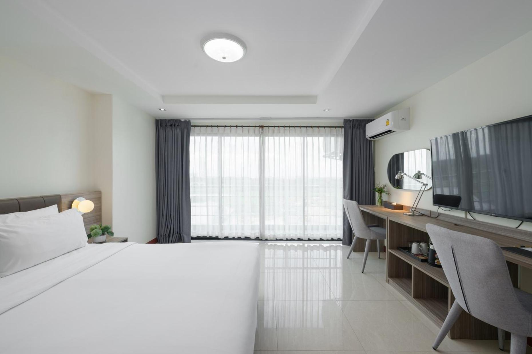 Deluxe Double Room - Non-Smoking - Photo 5