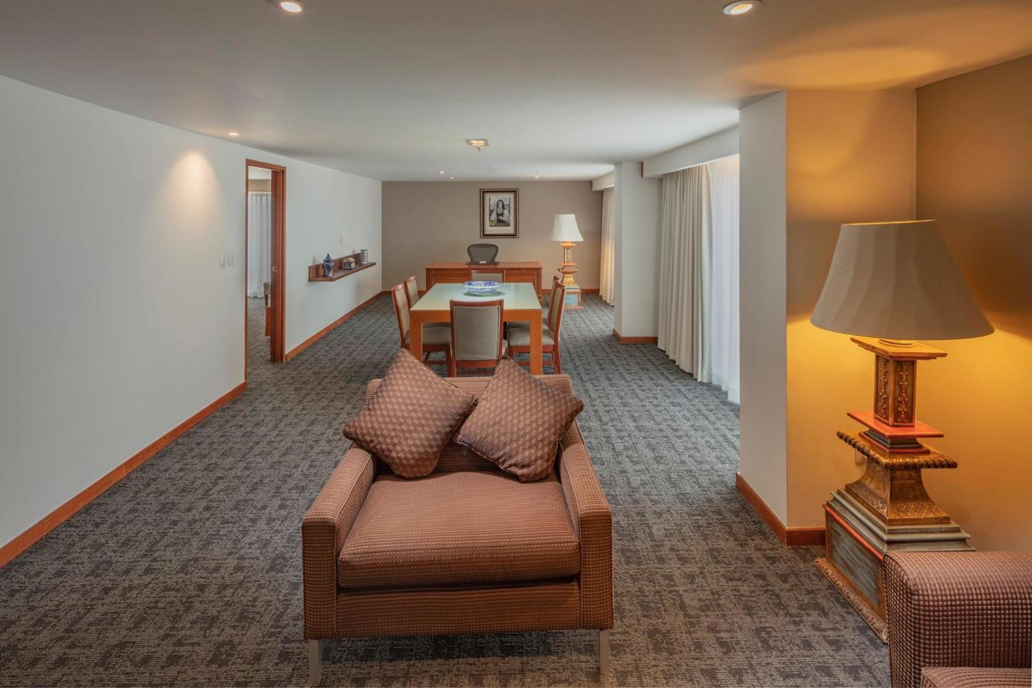 Business King Suite - Photo 4