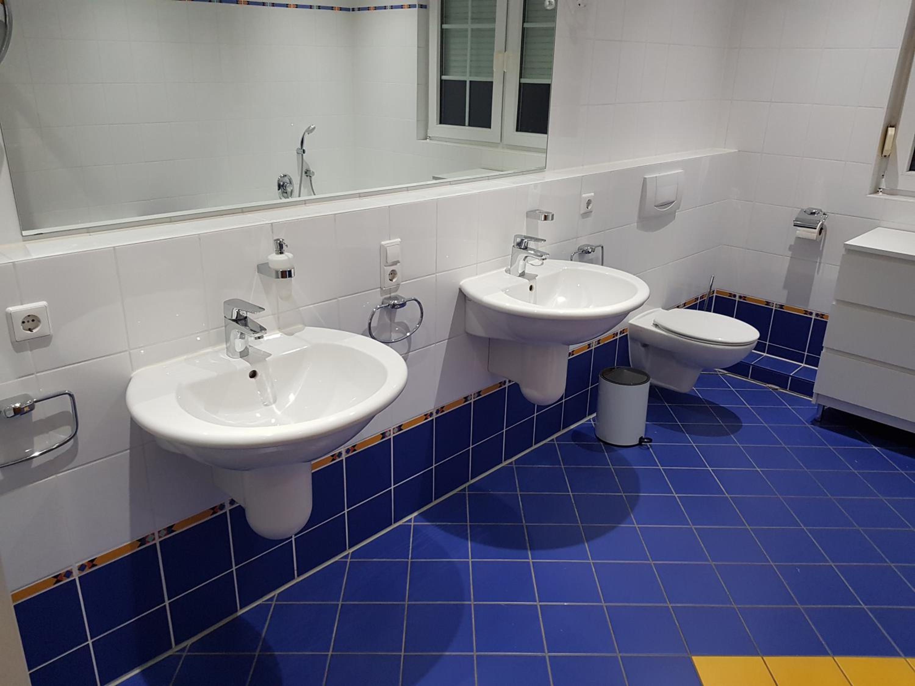 Double Room with Shared Bathroom photo 2