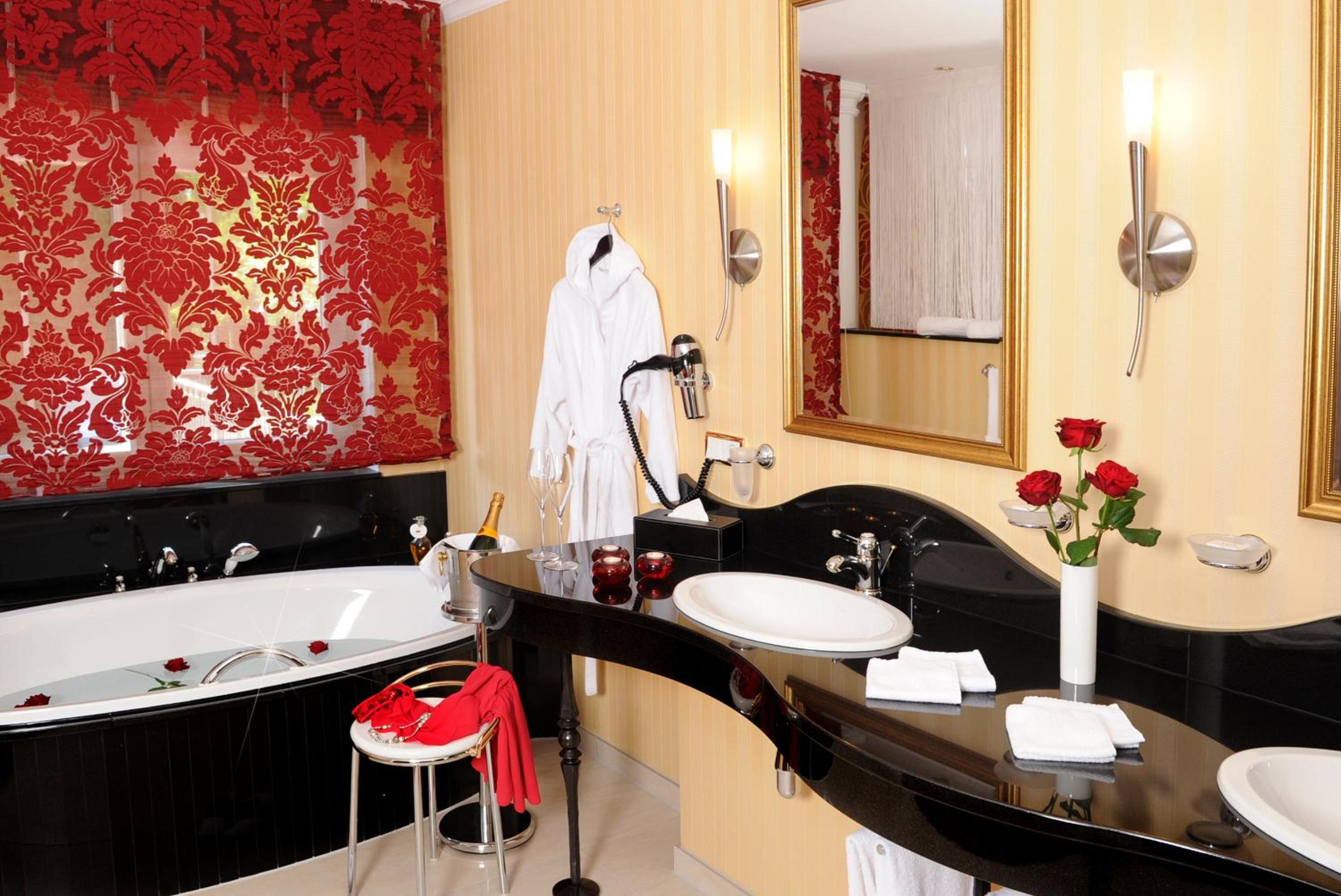 Superior Suite - Photo 3