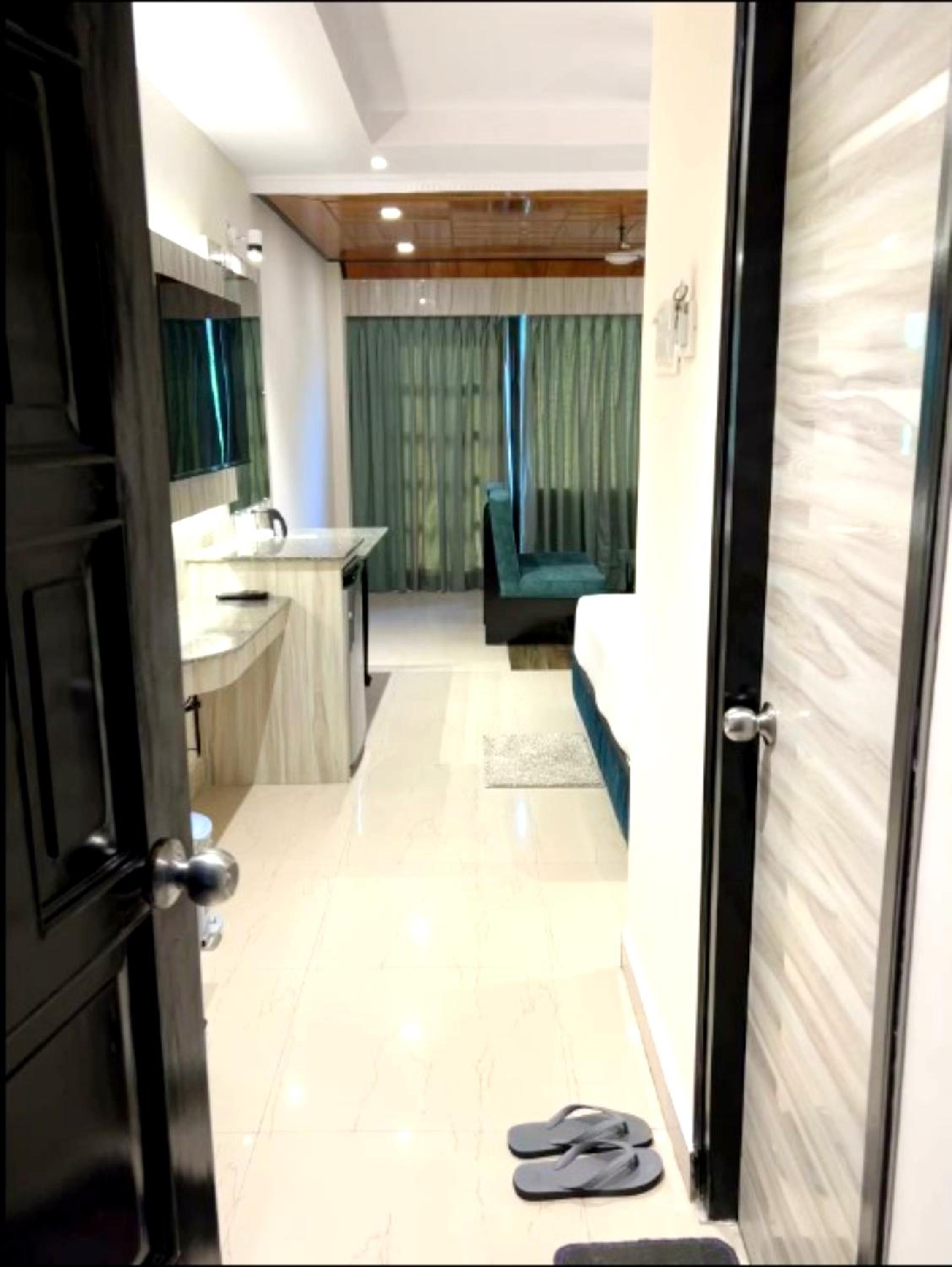 Deluxe King Room photo 3