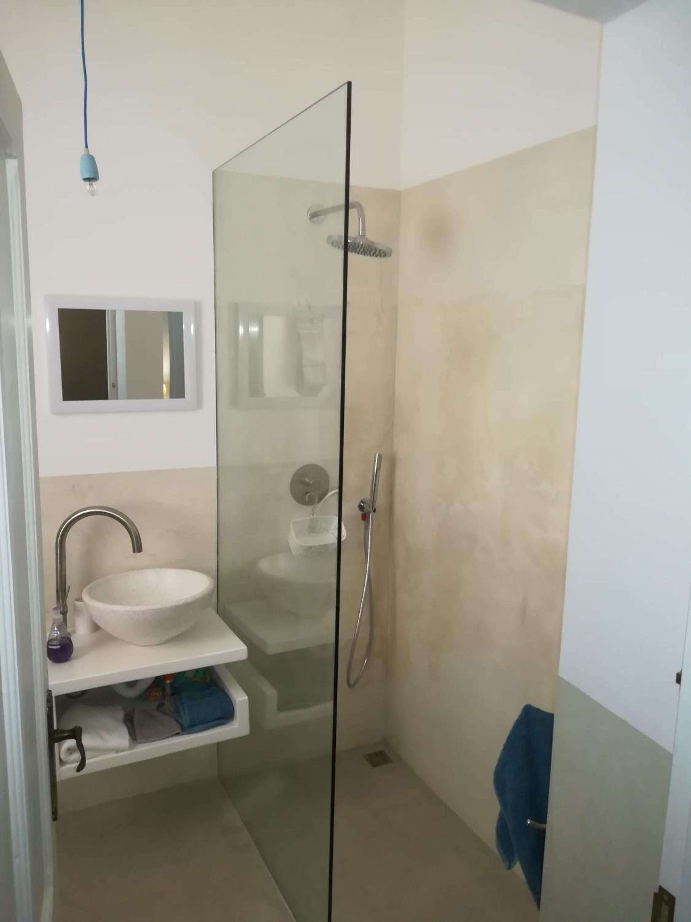 One-Bedroom House - Photo 3