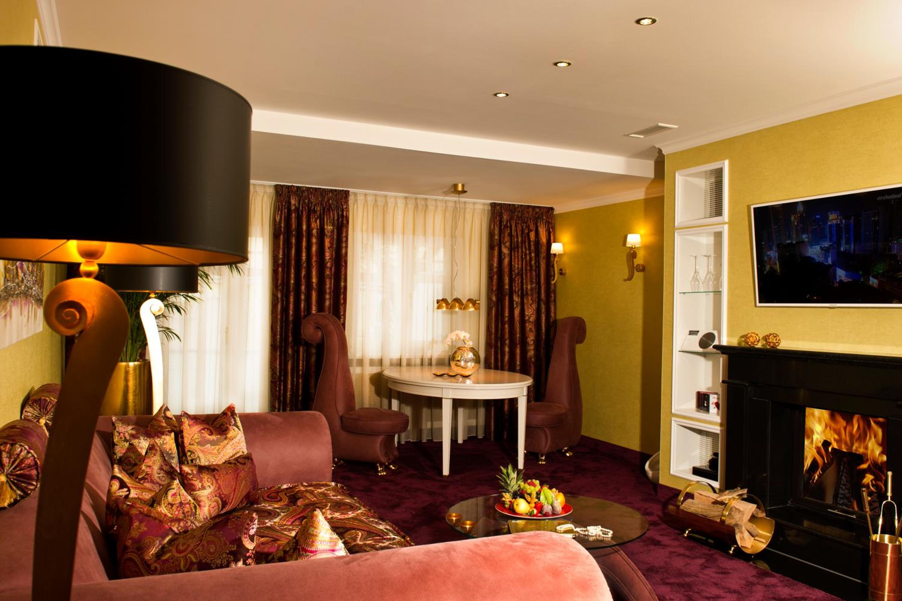 Duplex Suite - Photo 1