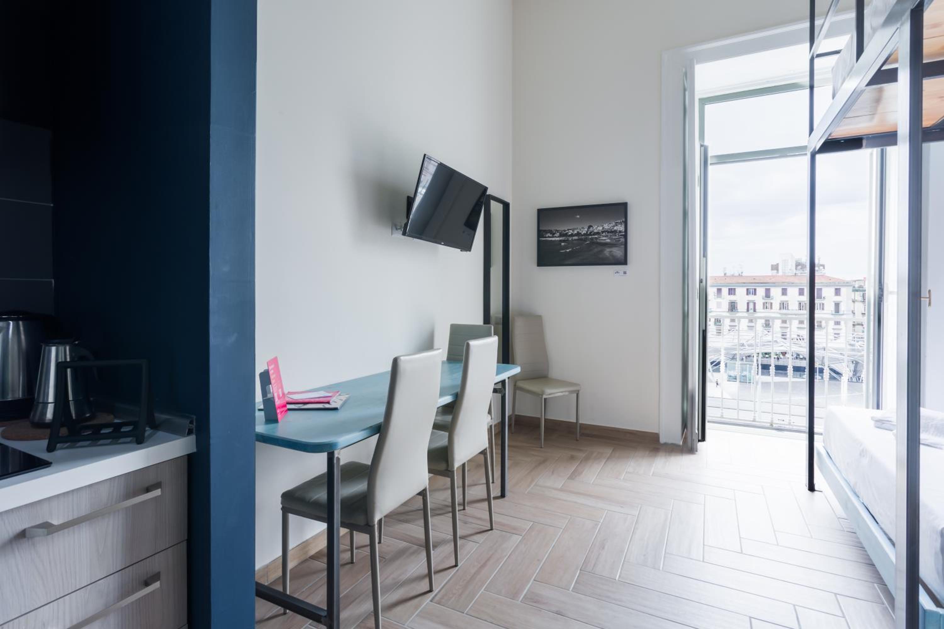 Deluxe One-Bedroom Apartment With City View