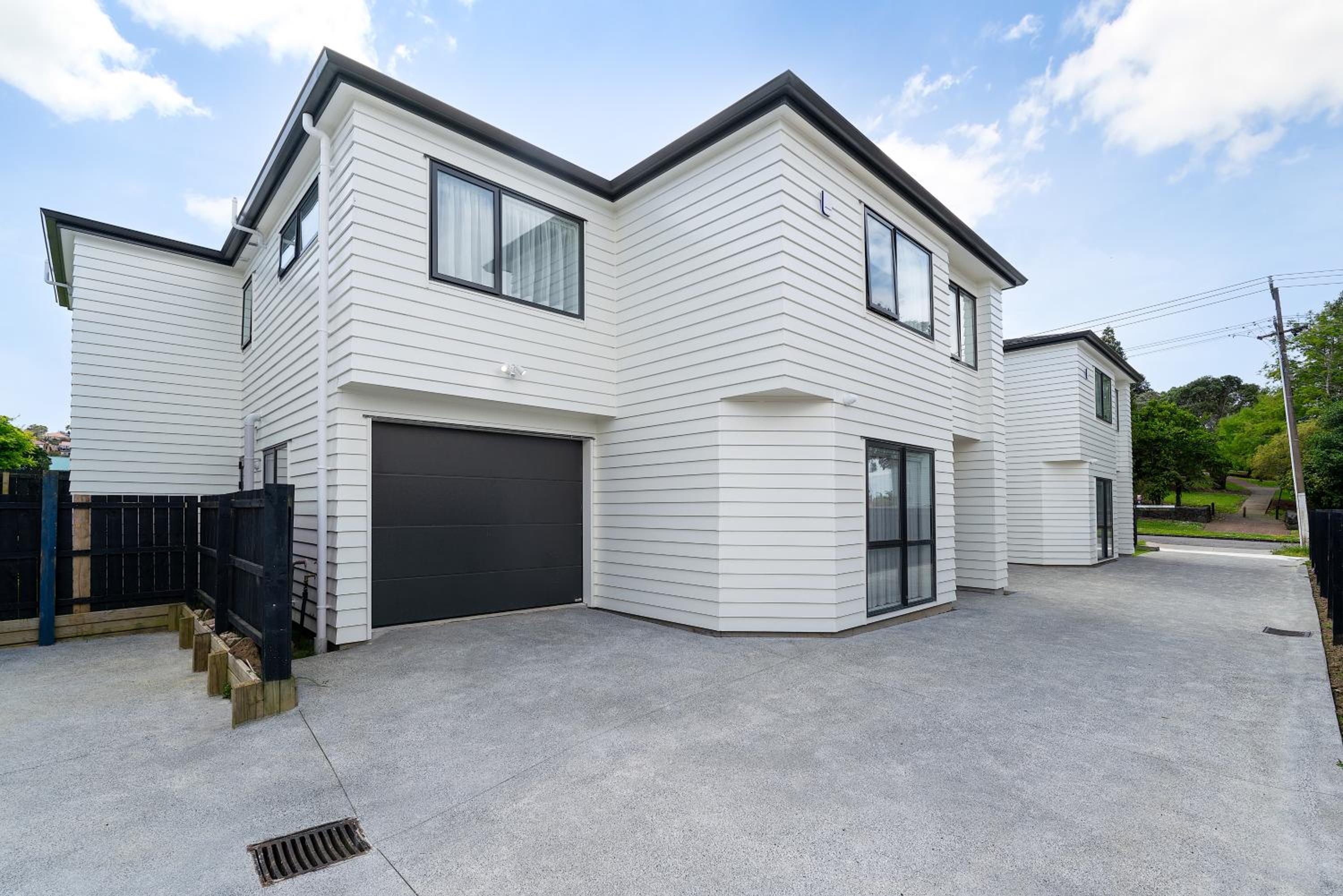 Five-Bedroom House - Photo 28