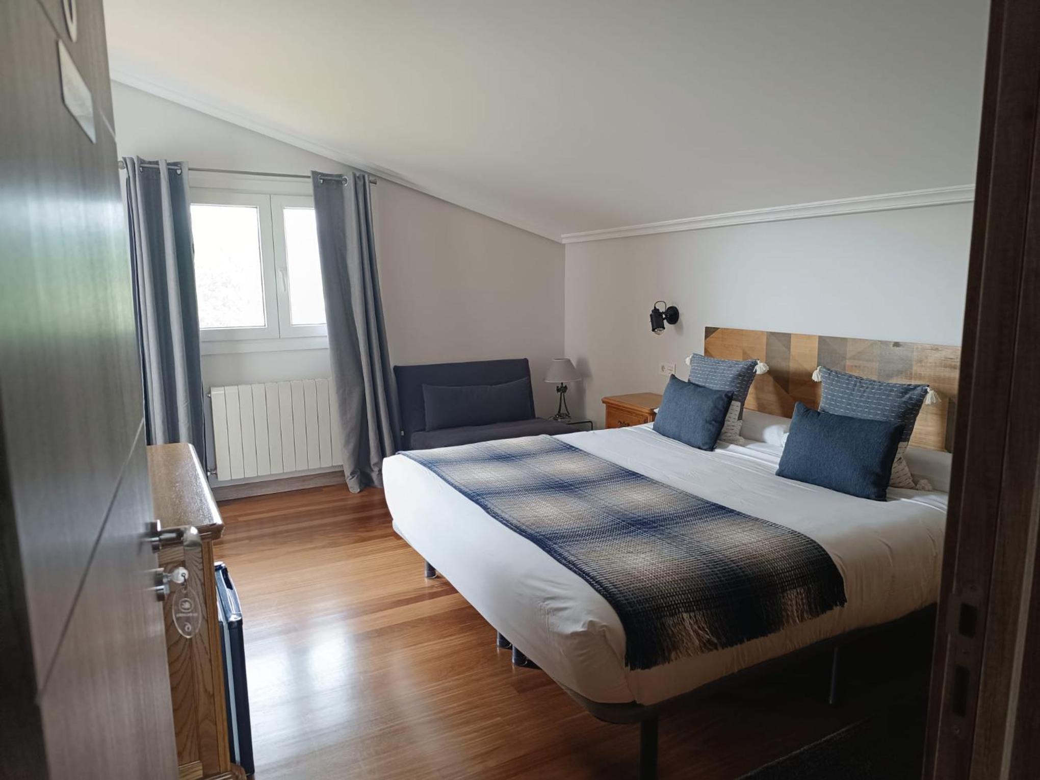 Deluxe Double Room - Photo 4