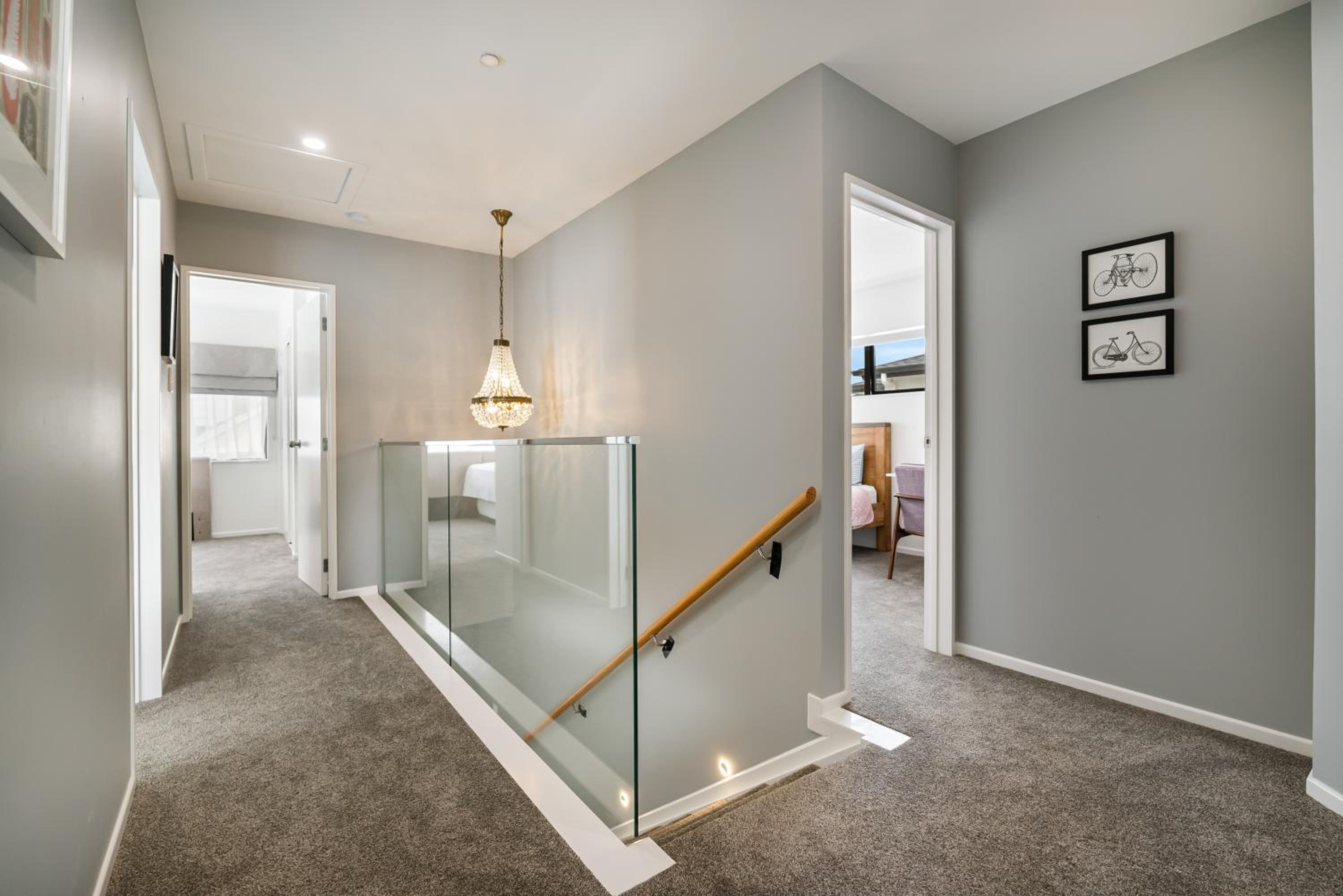 Five-Bedroom House - Photo 22