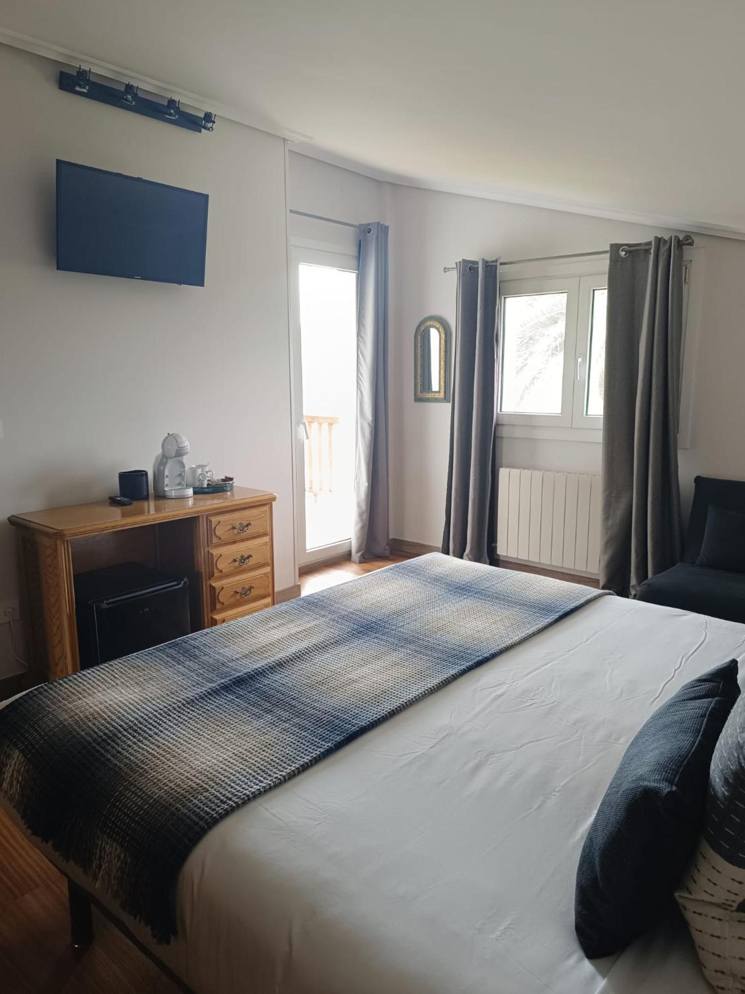 Deluxe Double Room - Photo 1