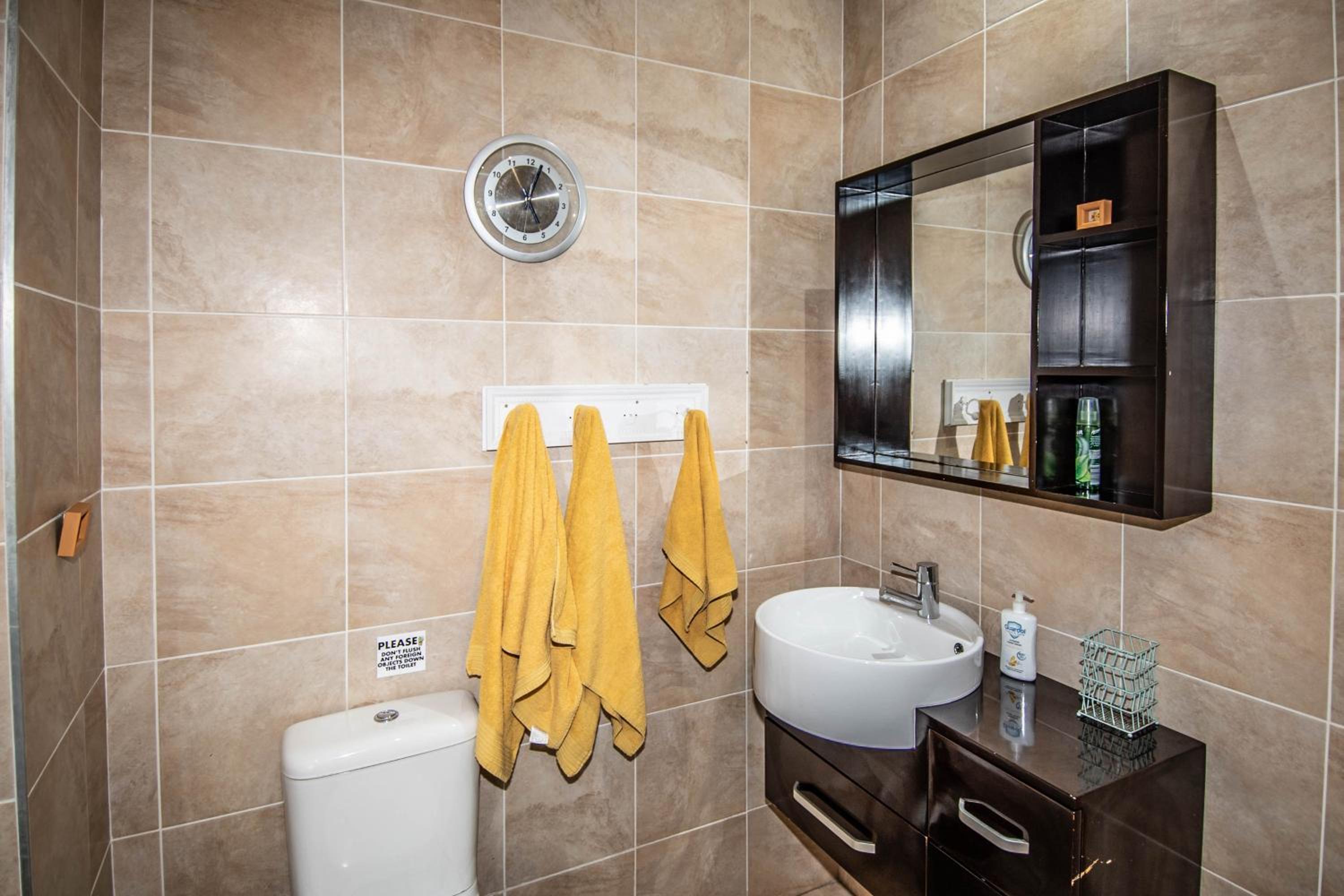 Deluxe Queen Suite