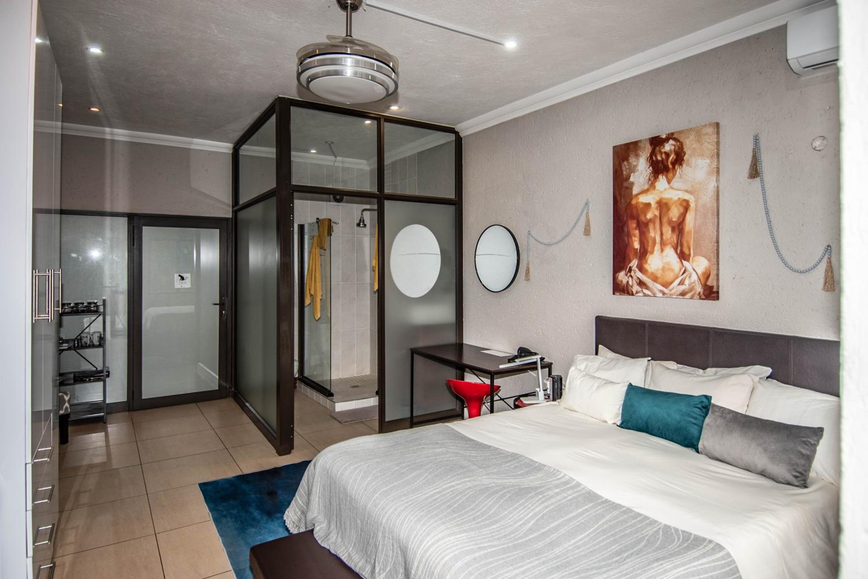 Queen Room with Pool View