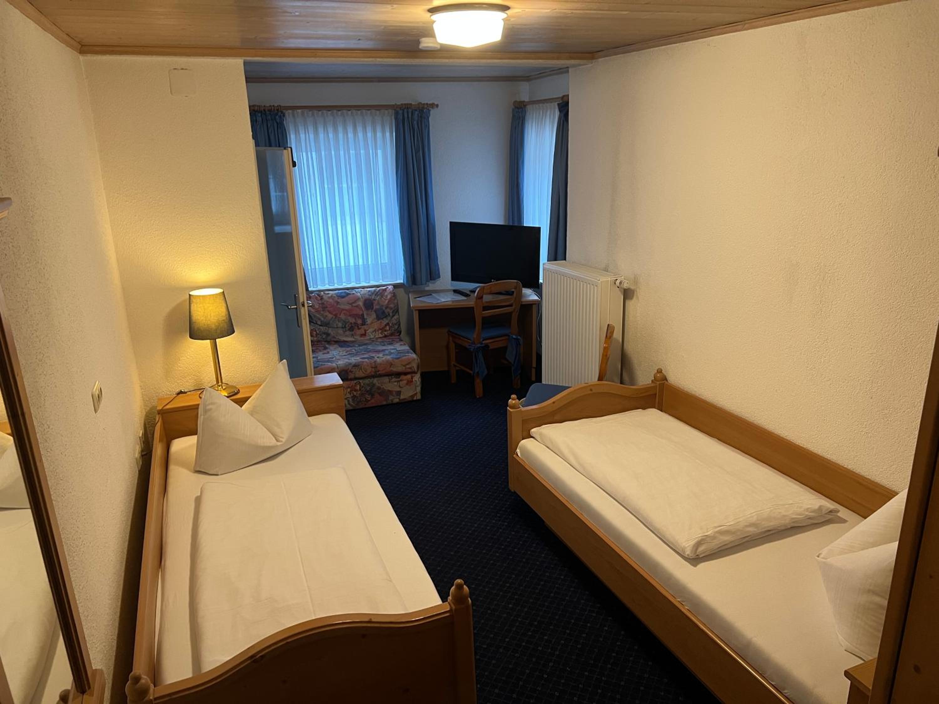 Twin Room With Bathroom photo 1