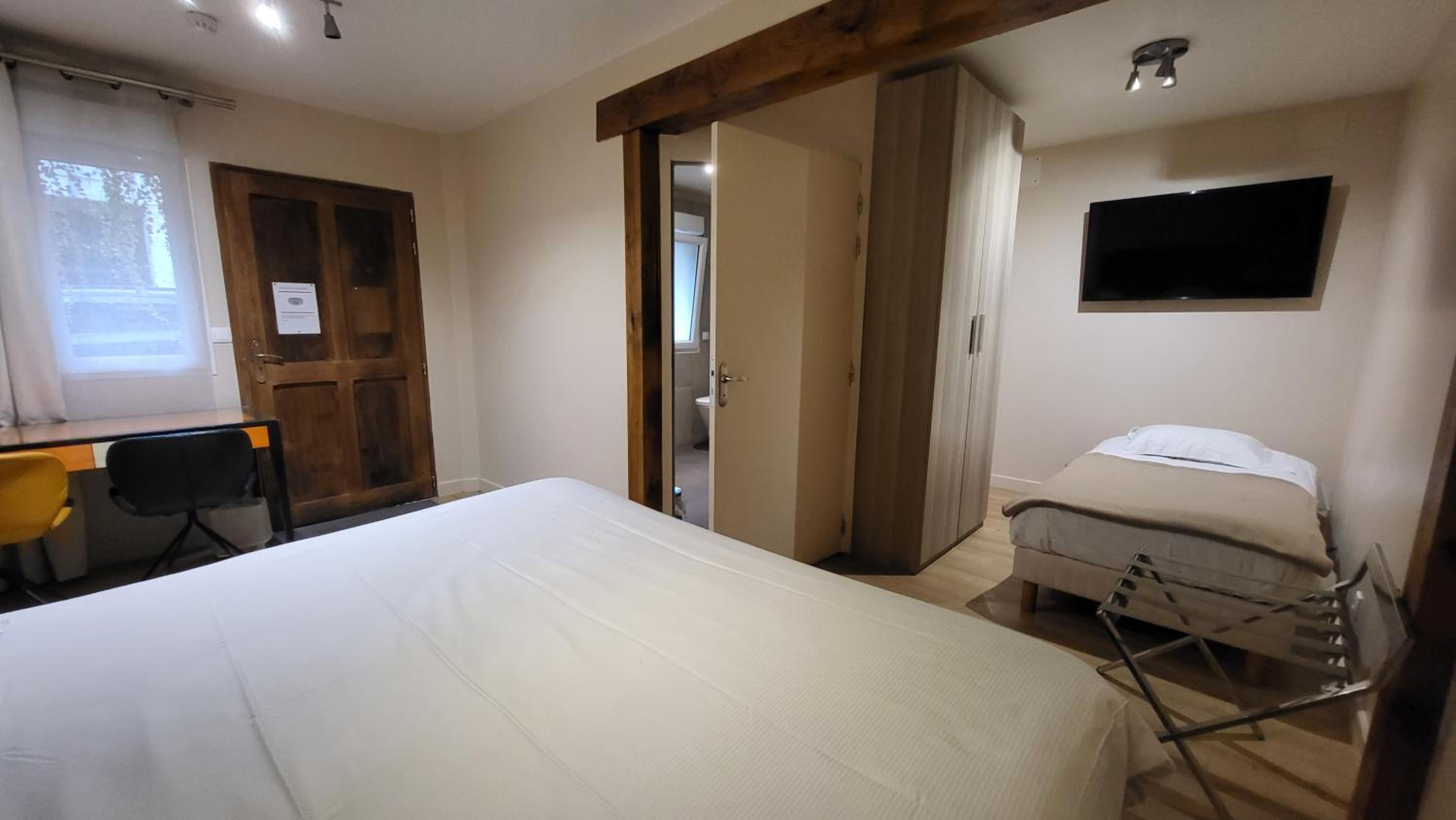 Comfort Double Room - Disability Access - Photo 2