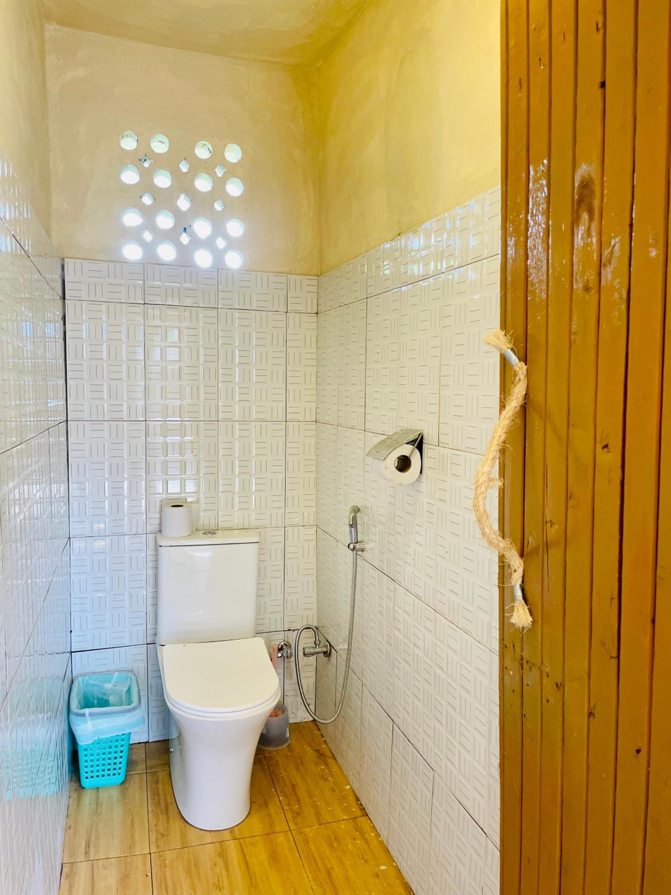 Double or Twin Room with Shared Bathroom photo 1