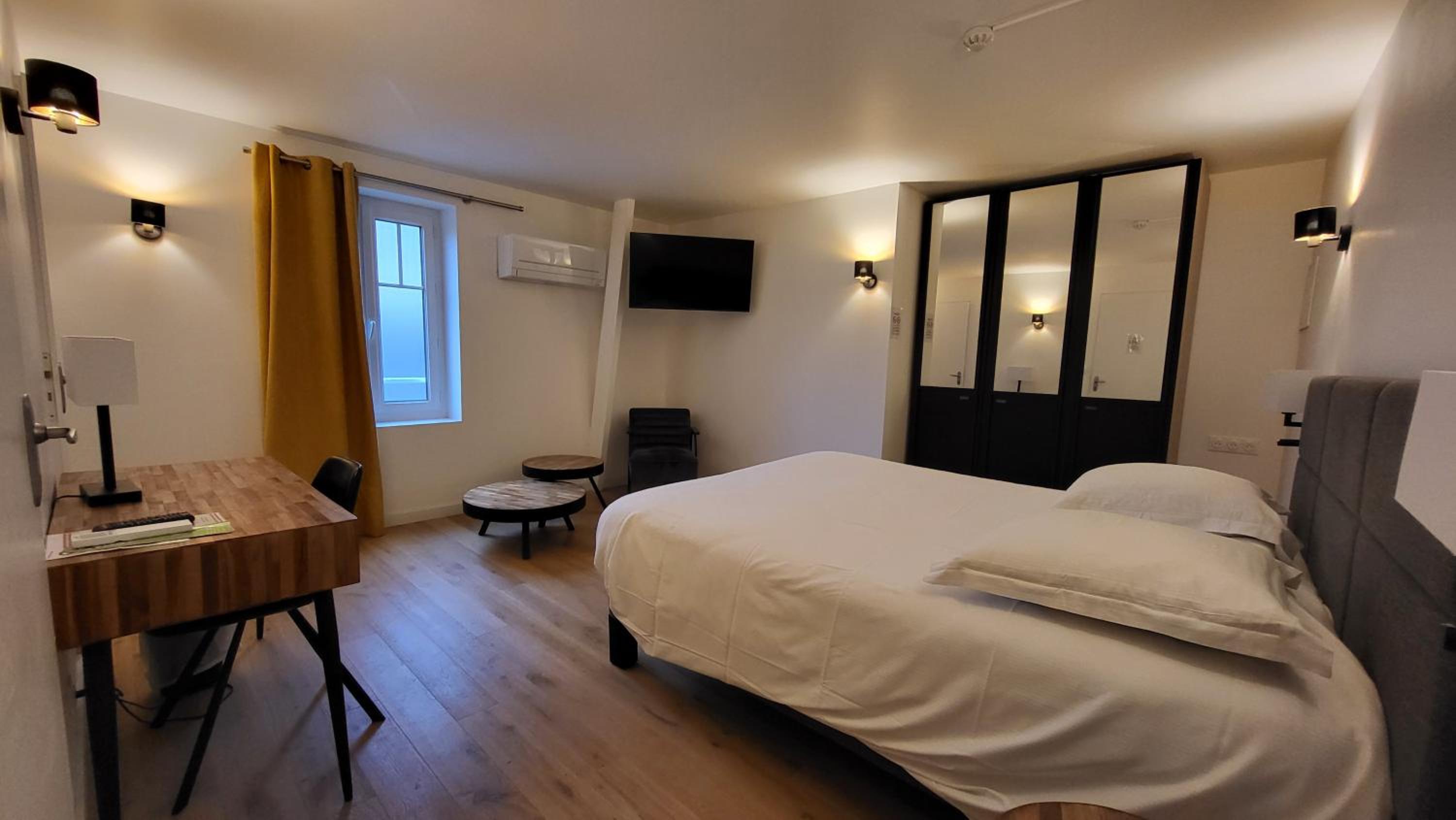 Air-Conditioned Room - Photo 3