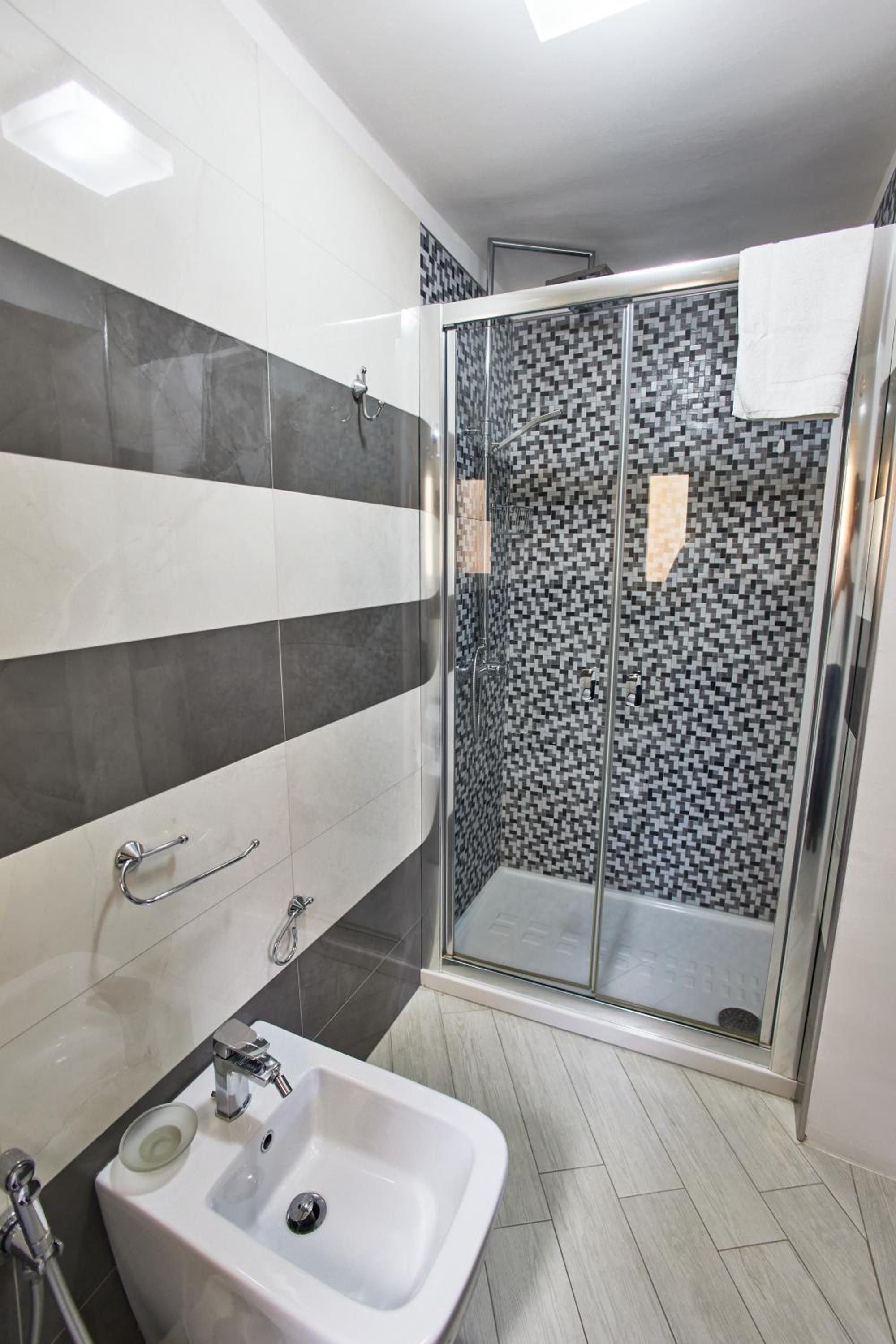 Double Room with Terrace - Photo 4