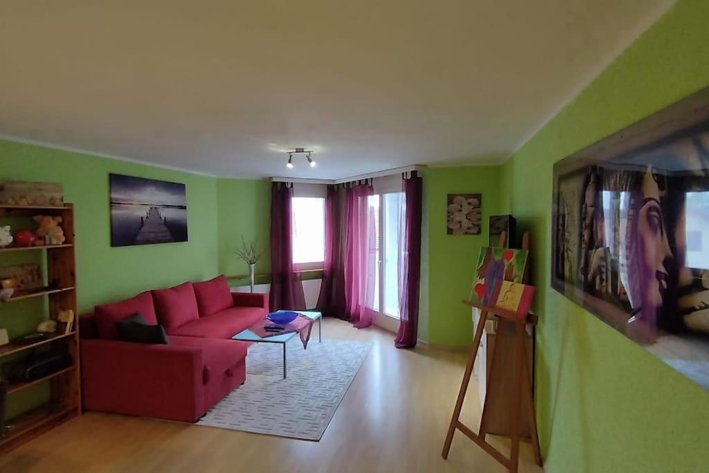 One-Bedroom Apartment photo 1