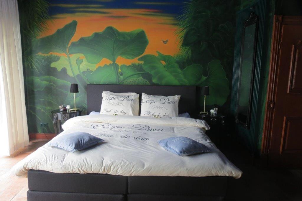 One-Bedroom Suite photo 1