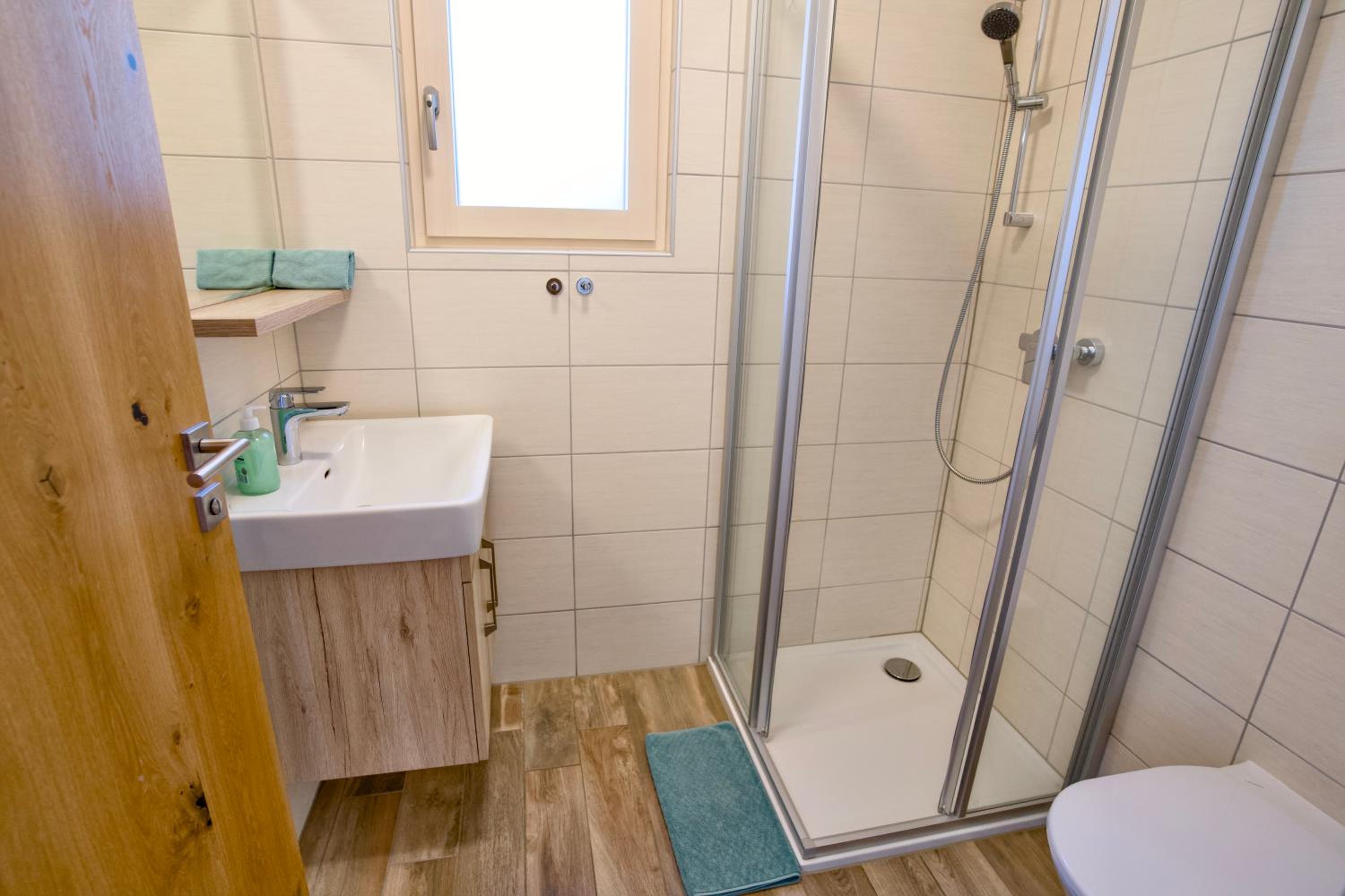 Studio Apartment - Photo 8