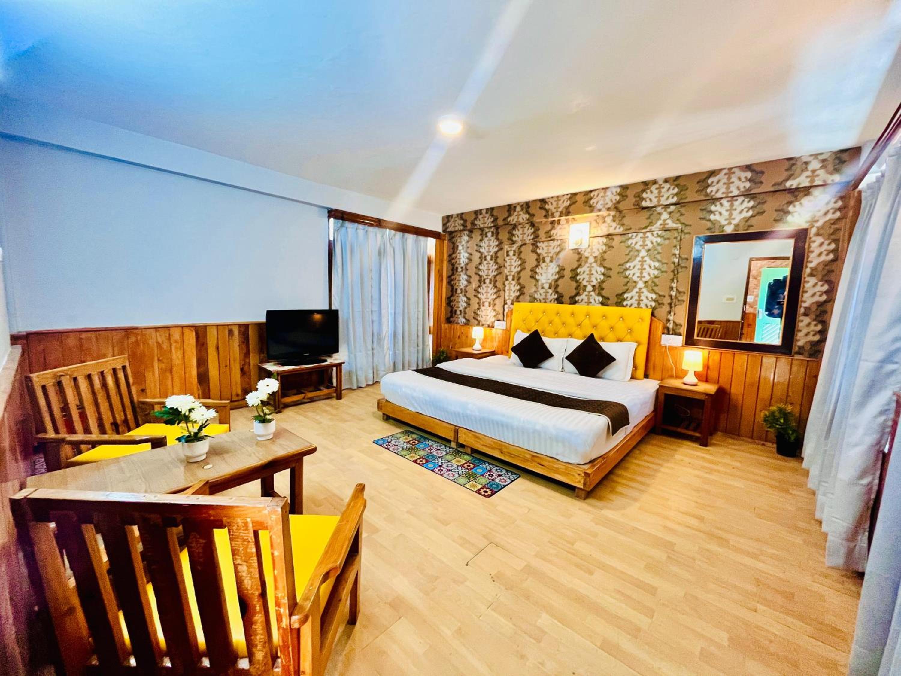 Deluxe Double Room With Balcony