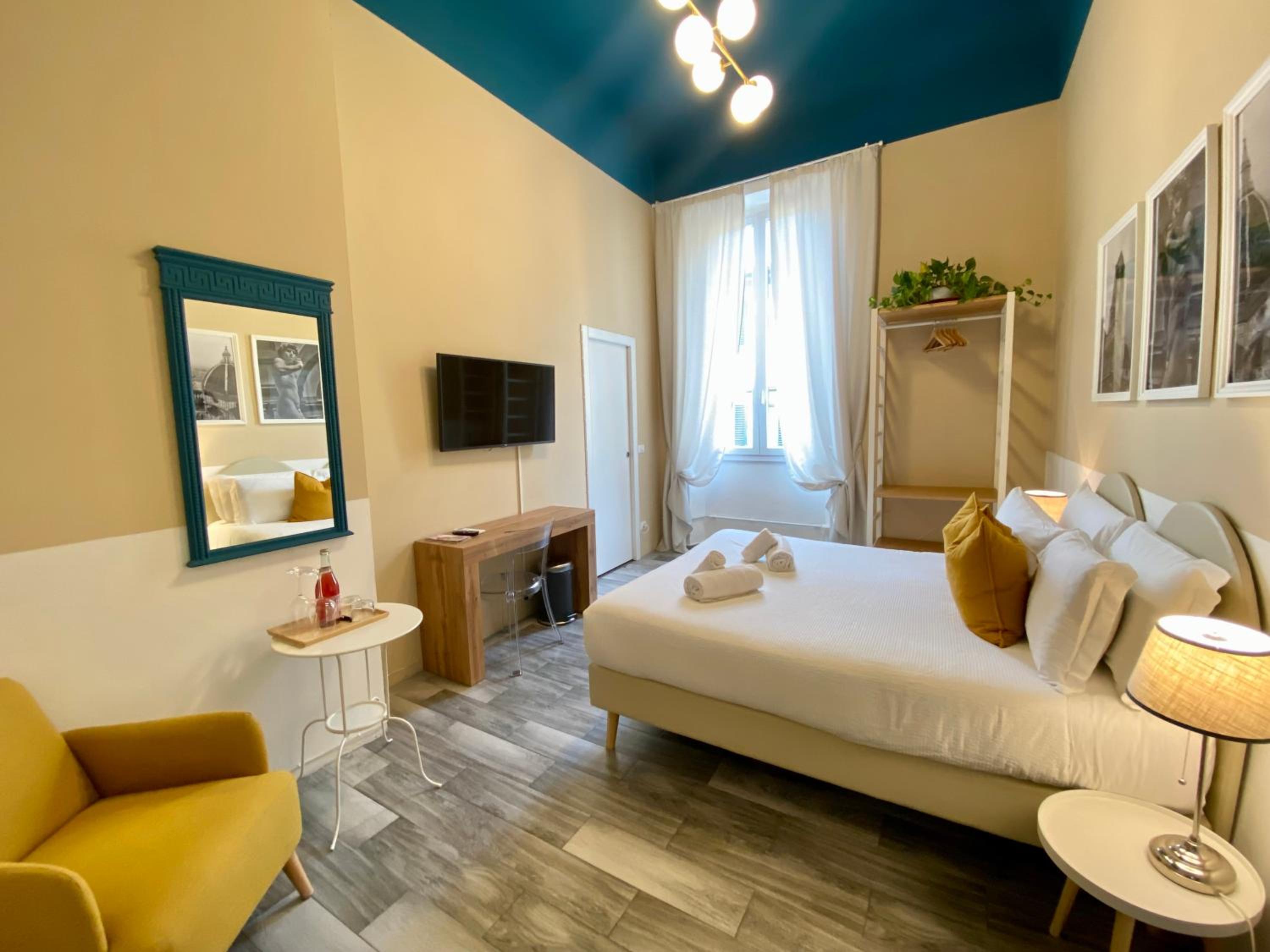 Twin Room with Private Bathroom photo 3