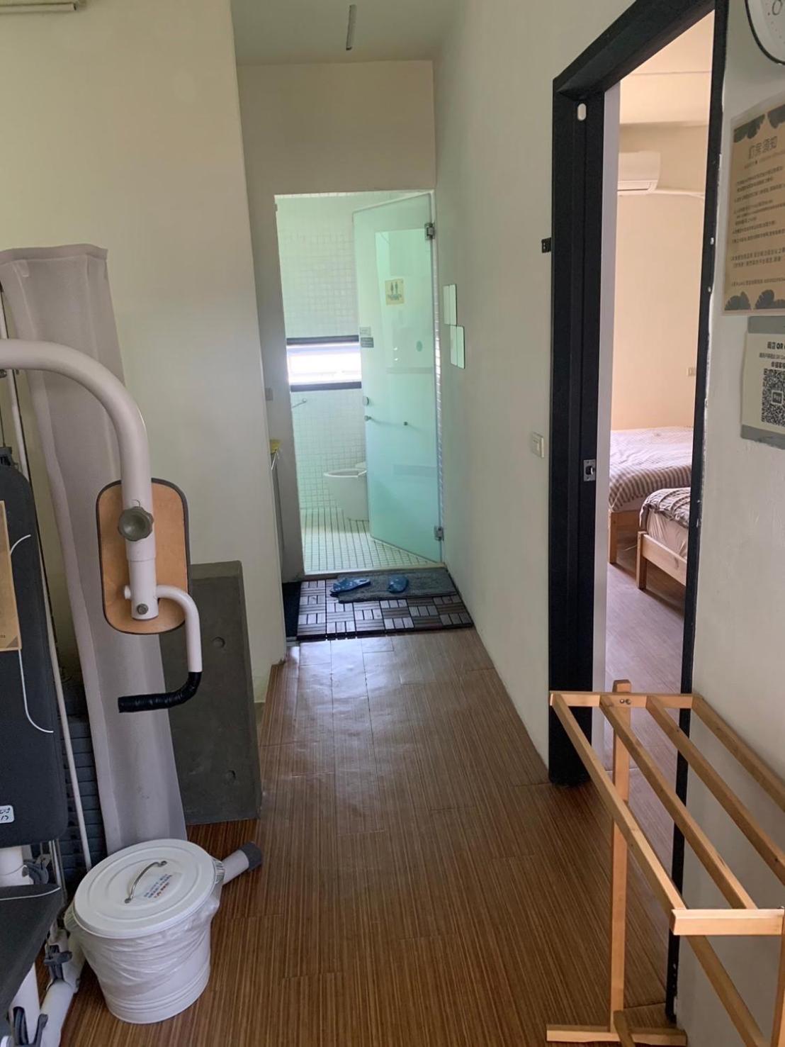 Family Room with Private Bathroom photo 3